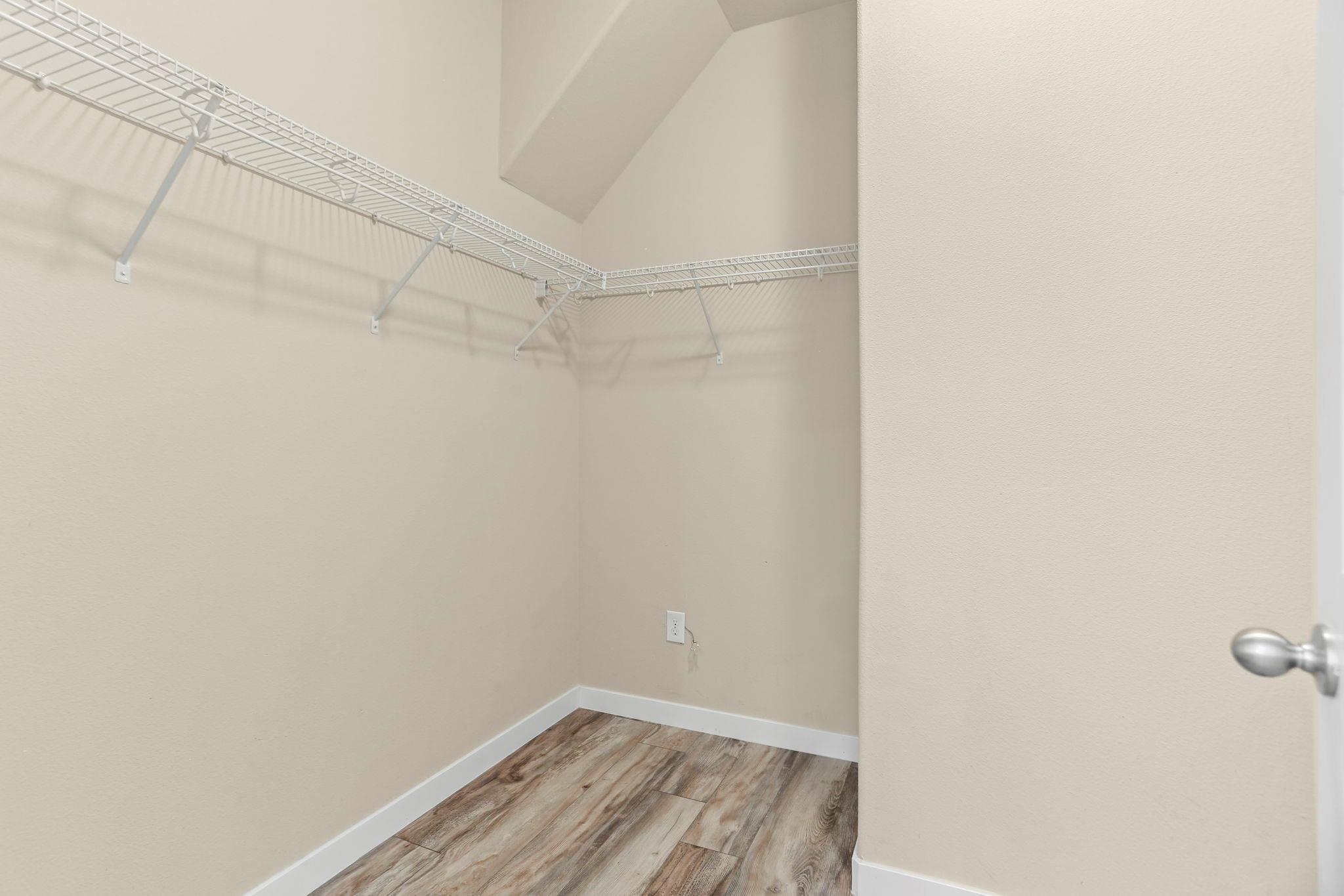 Image 22 of 29 For 9038 Indigo Lake