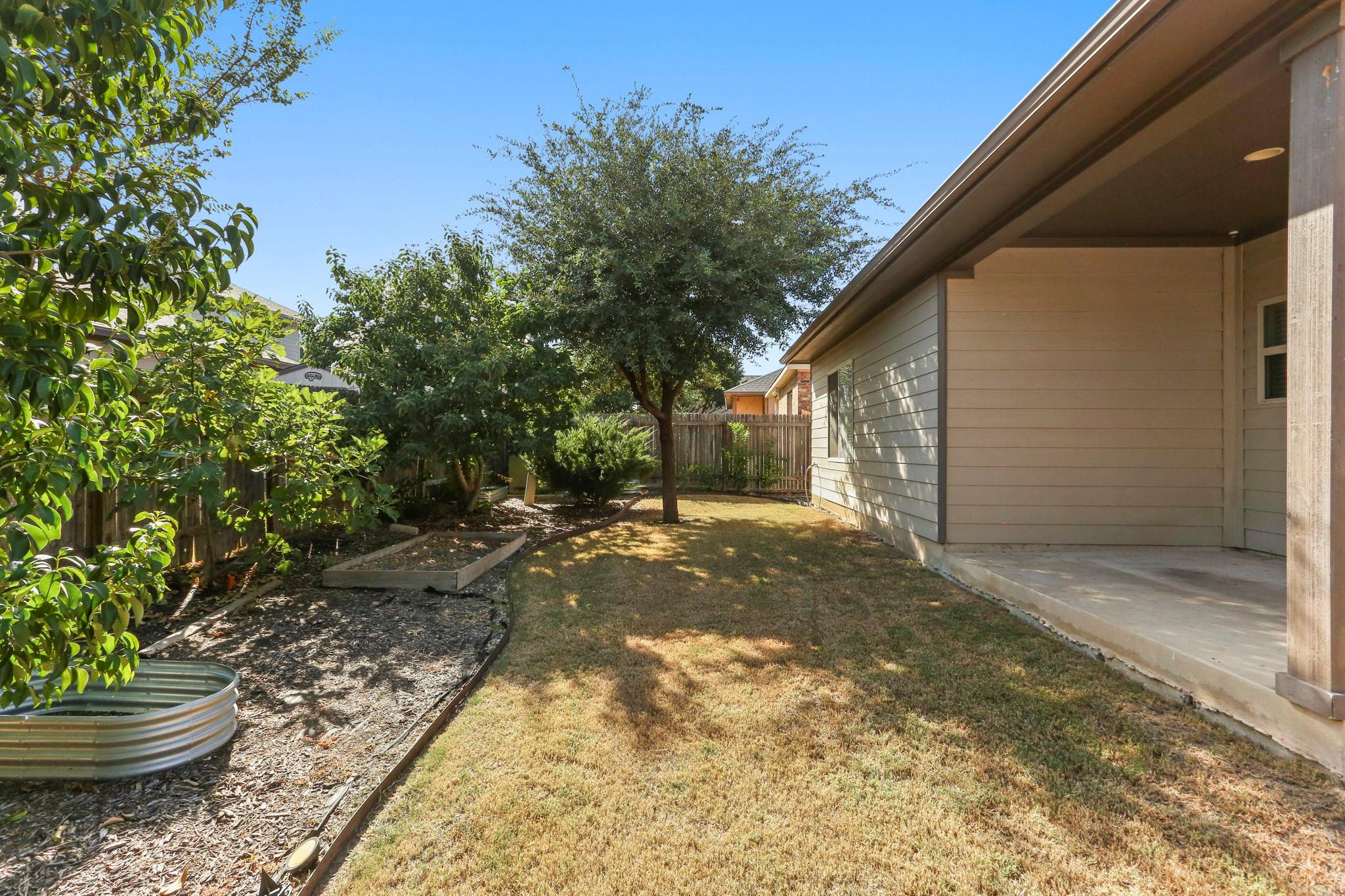 Image 25 of 29 For 9038 Indigo Lake