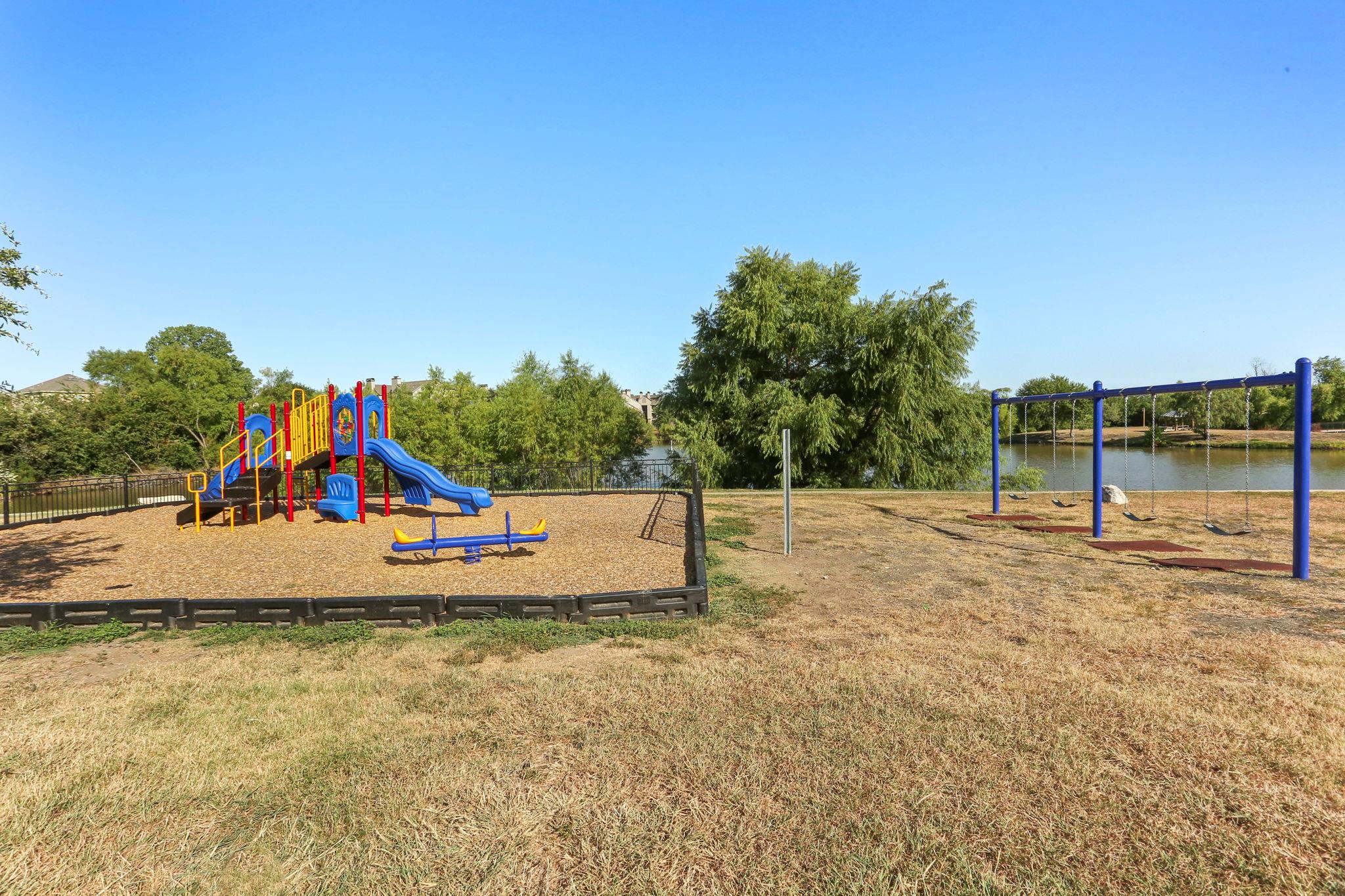 Image 28 of 29 For 9038 Indigo Lake