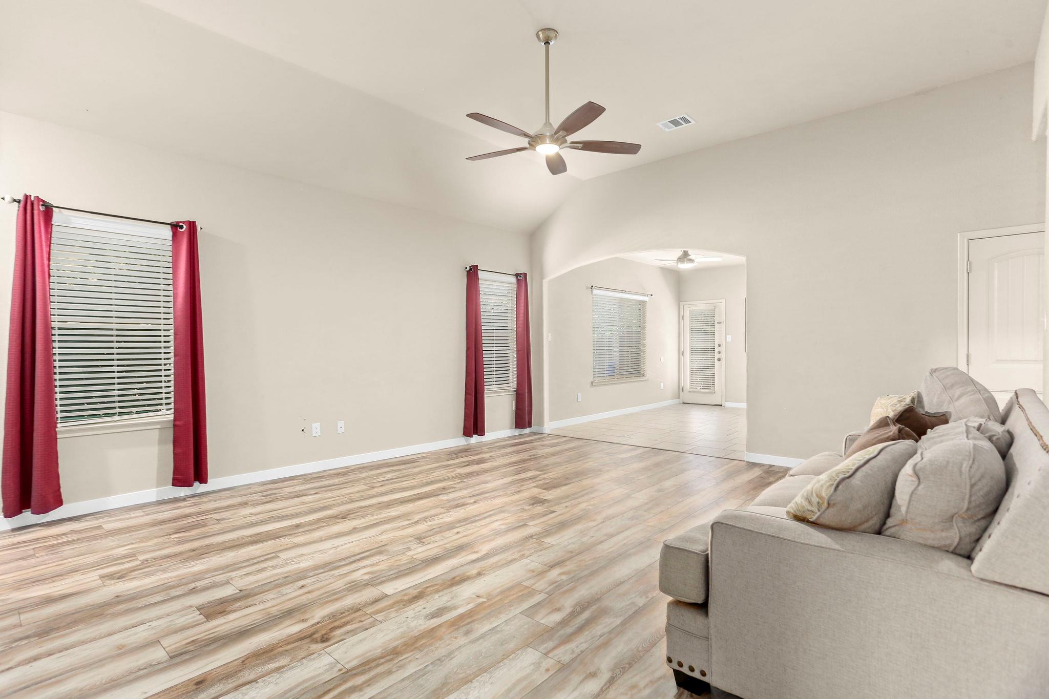 Image 7 of 29 For 9038 Indigo Lake