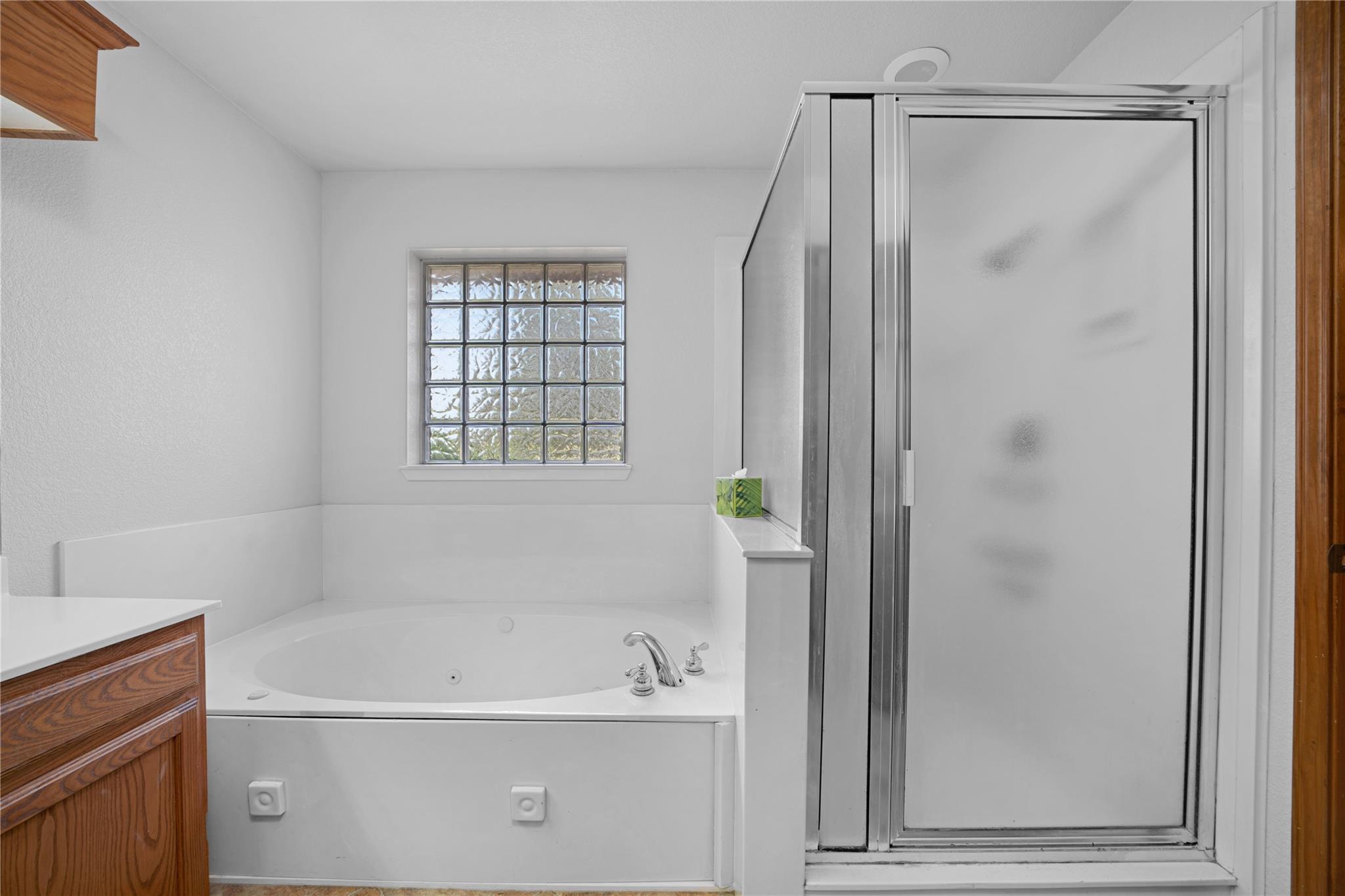 Image 14 of 37 For 14053 Huber Rd