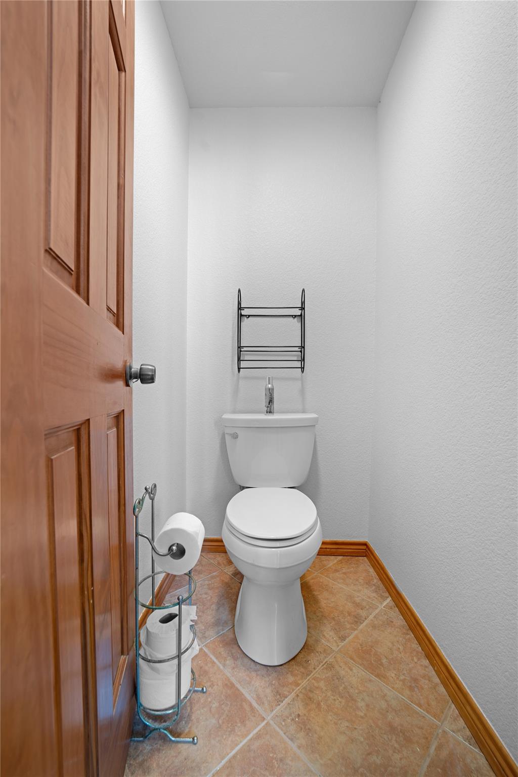 Image 15 of 37 For 14053 Huber Rd