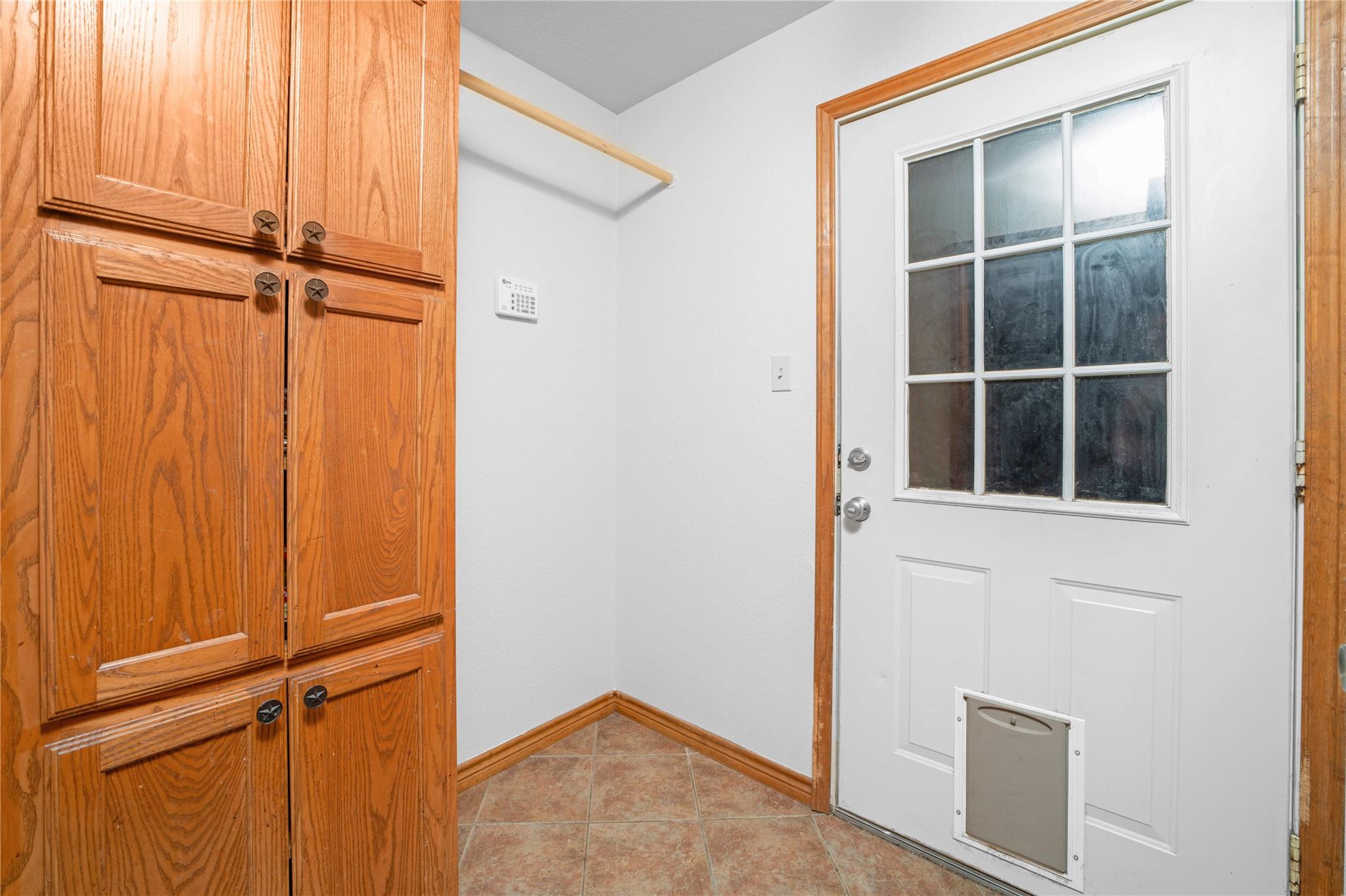 Image 24 of 37 For 14053 Huber Rd