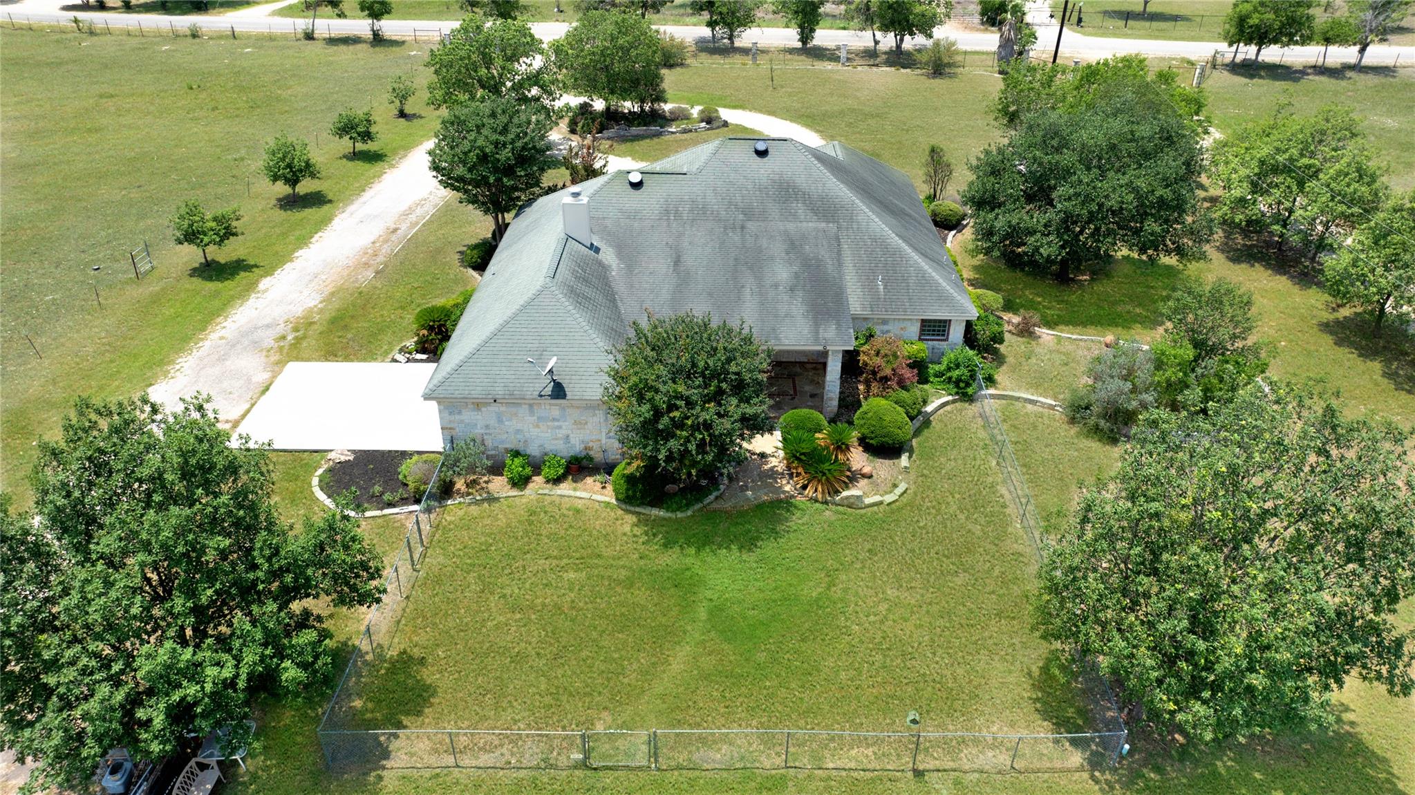 Image 26 of 37 For 14053 Huber Rd