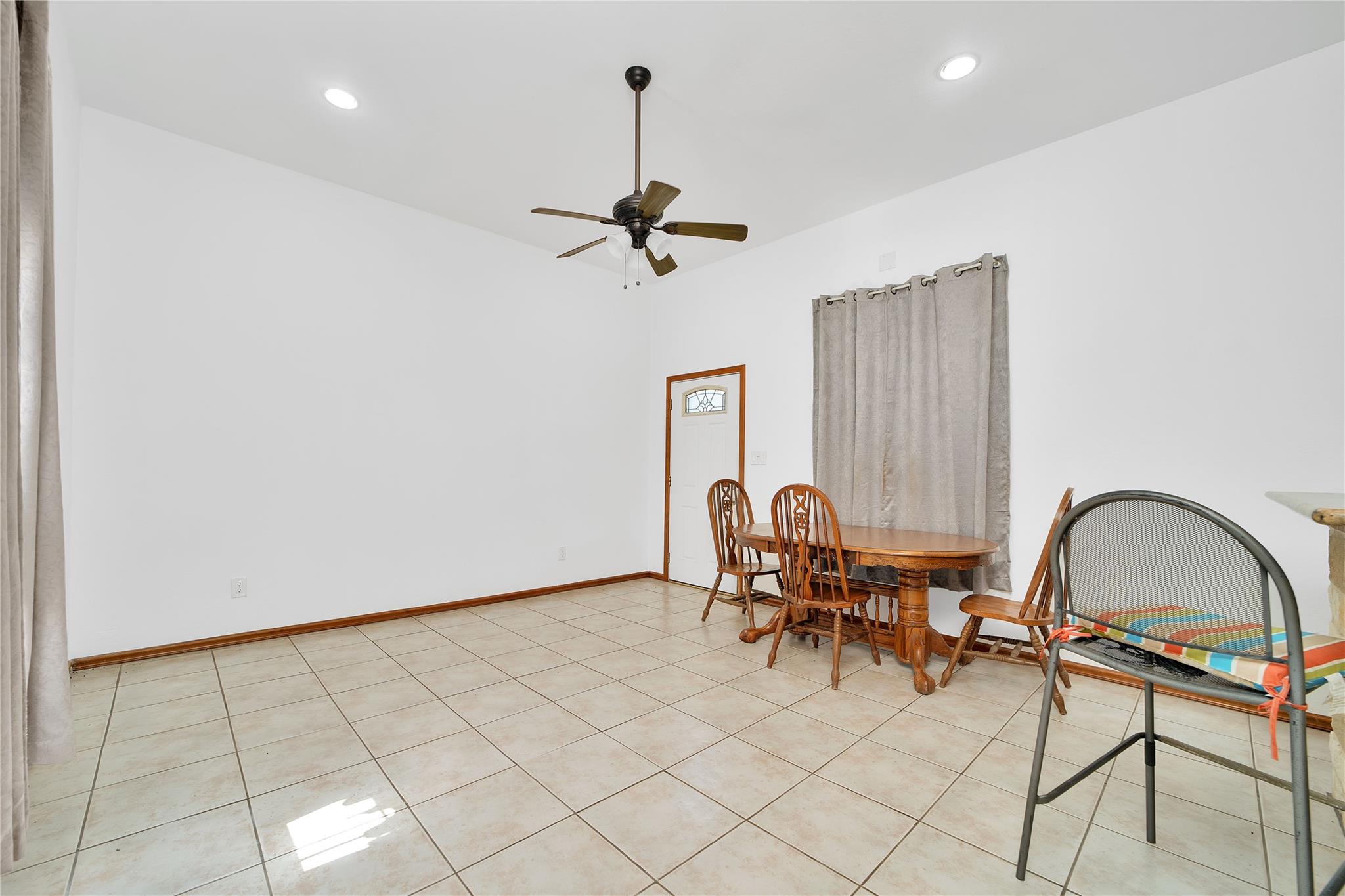 Image 34 of 37 For 14053 Huber Rd