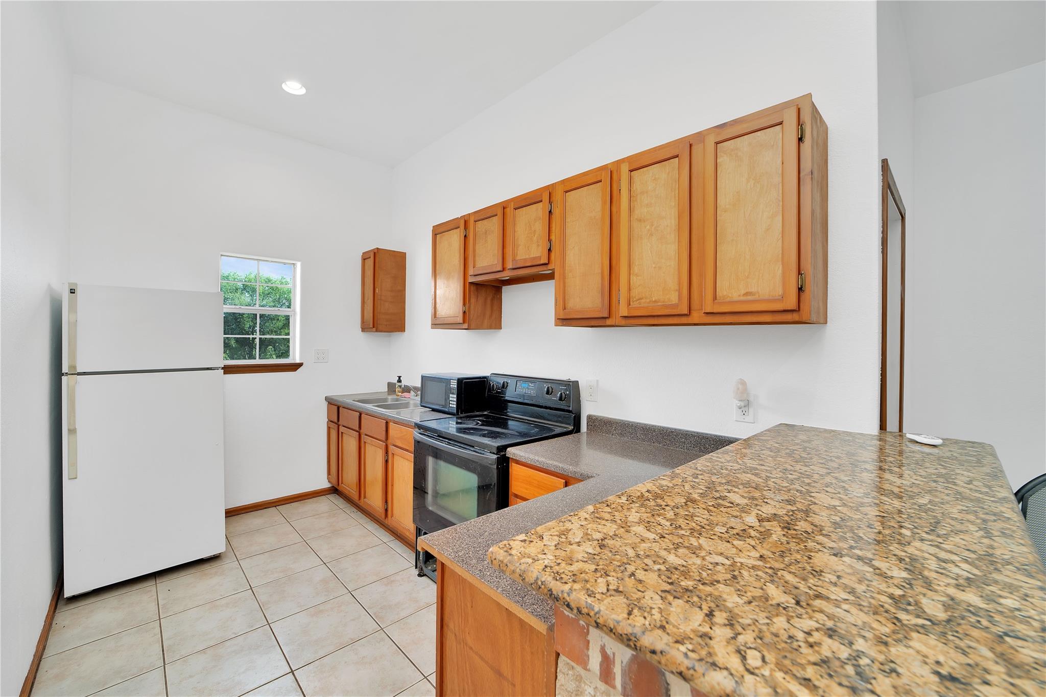 Image 35 of 37 For 14053 Huber Rd