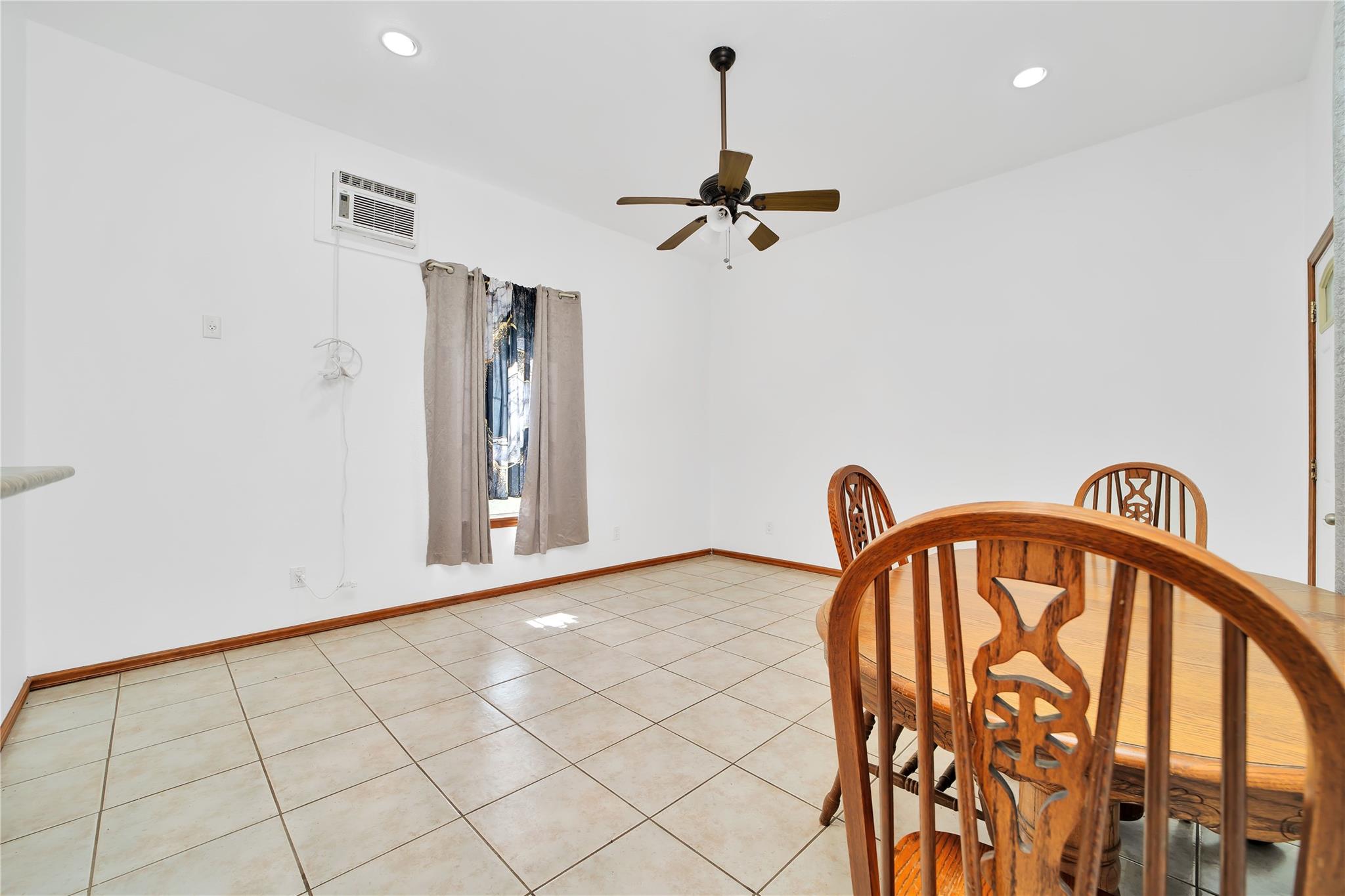 Image 37 of 37 For 14053 Huber Rd