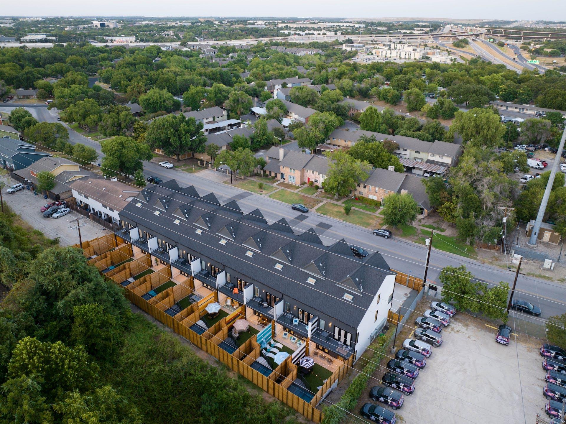 Image 4 of 9 For 7104 Creekside Dr