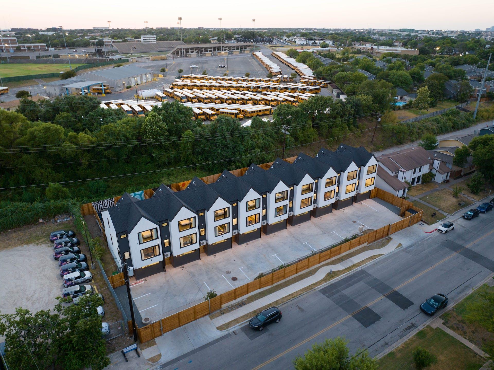 Image 6 of 9 For 7104 Creekside Dr