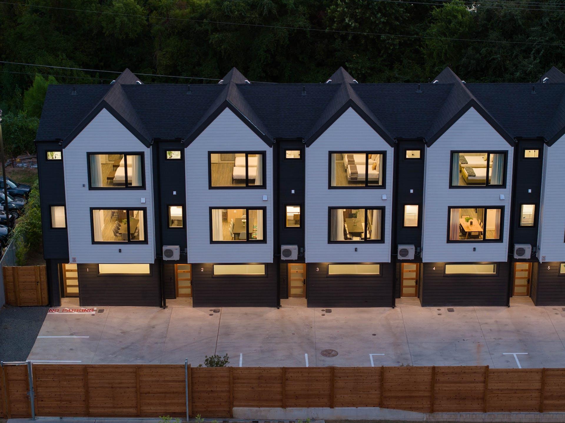 Image 8 of 9 For 7104 Creekside Dr