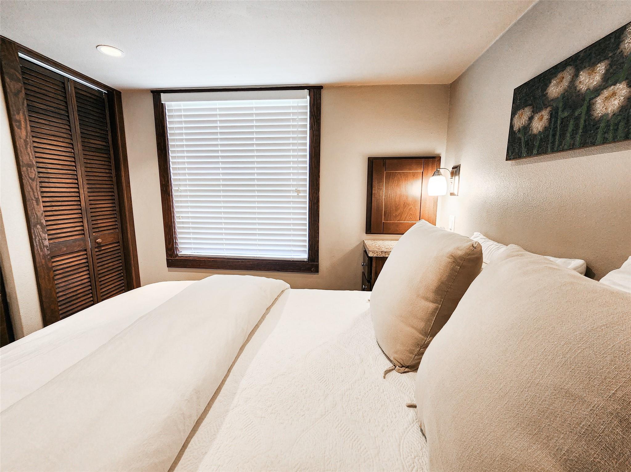 Image 11 of 24 For 276 Park Ave