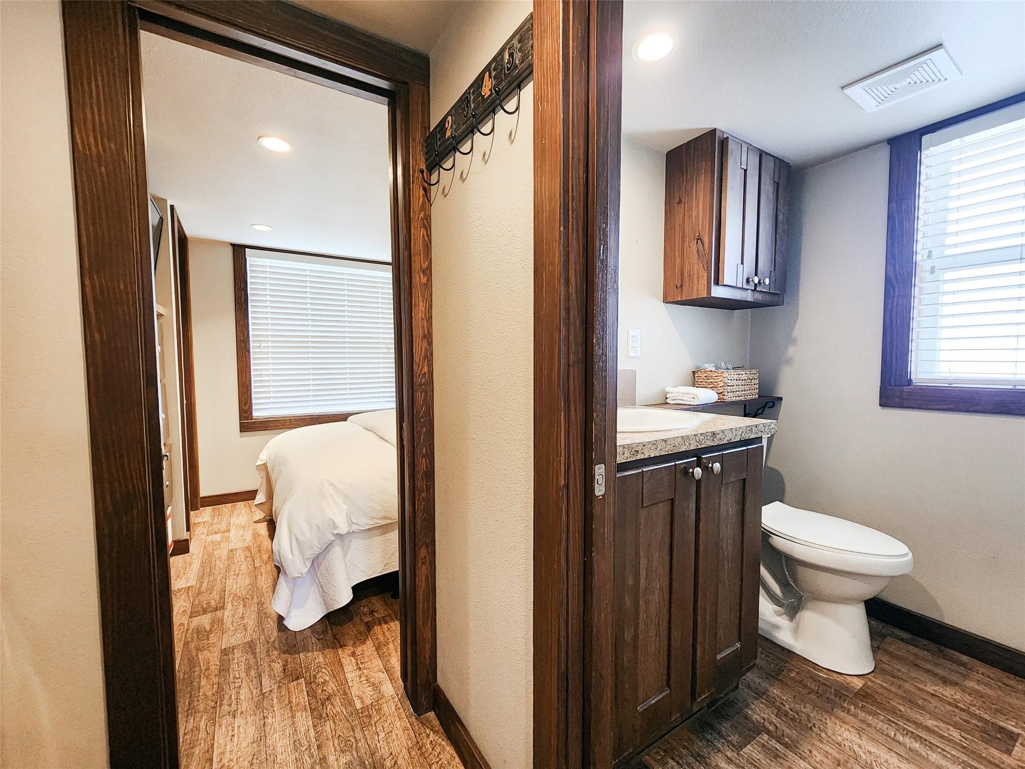 Image 17 of 24 For 276 Park Ave