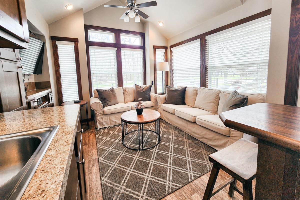 Image 7 of 24 For 276 Park Ave