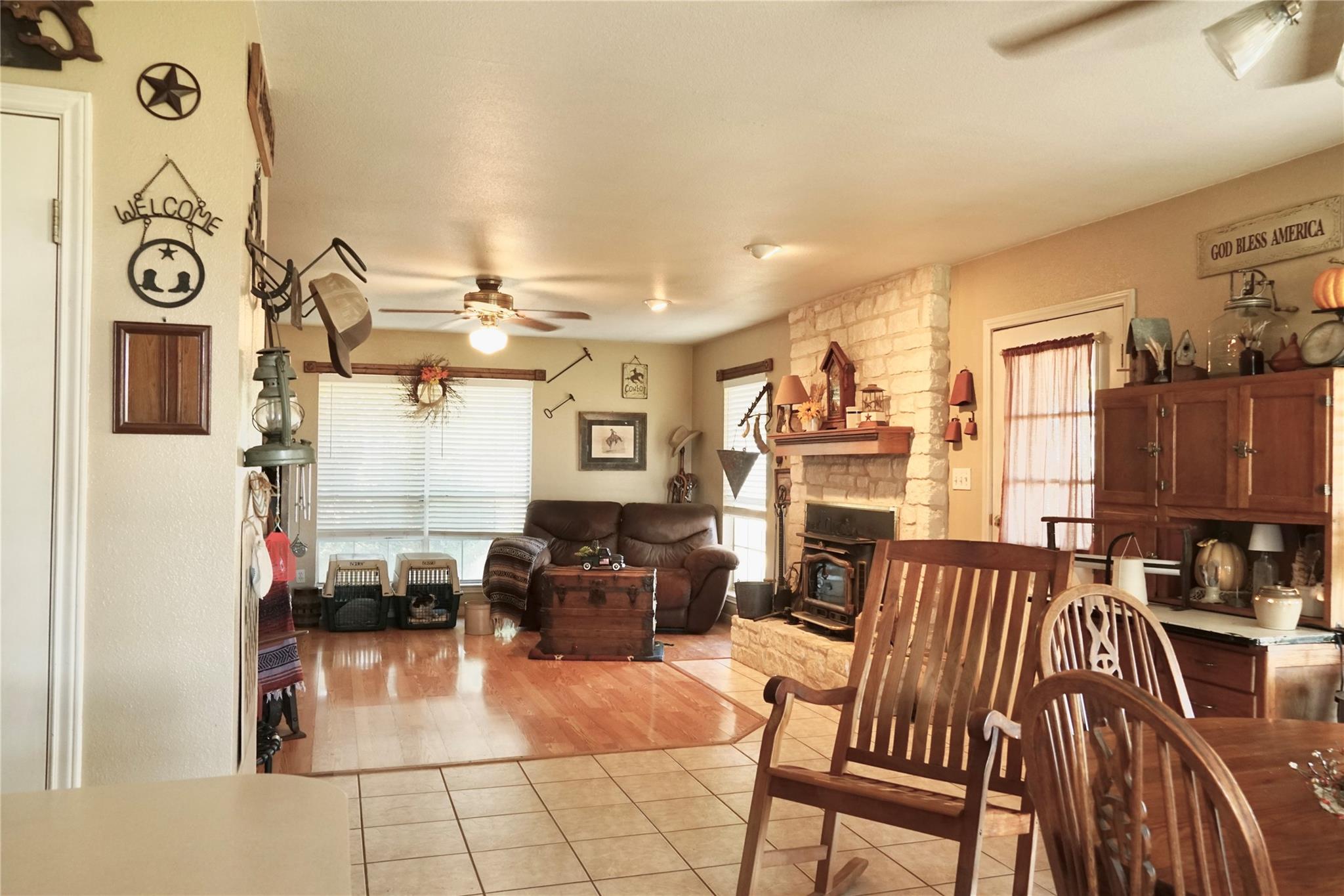 Image 22 of 40 For 1375 Cr 320  