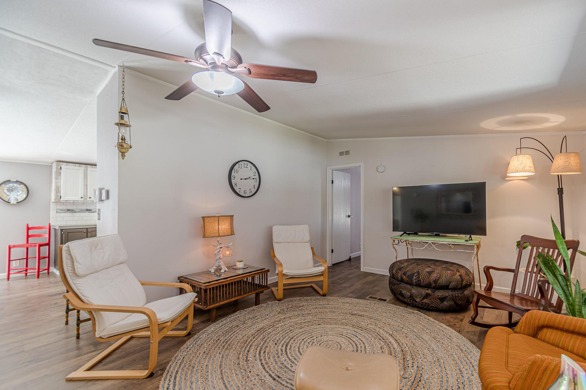 Image 14 of 35 For 384 Placid Cove Dr