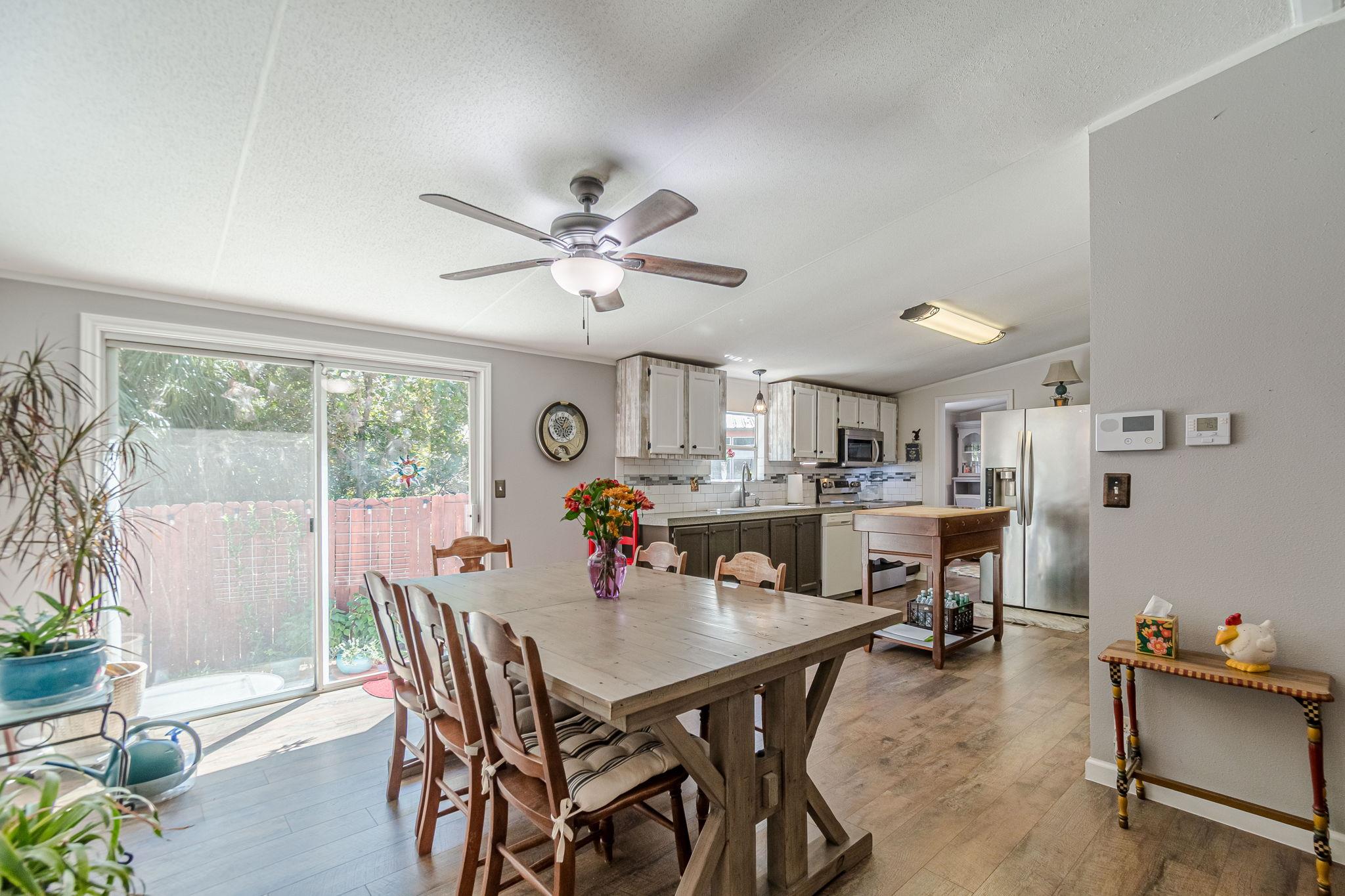 Image 15 of 35 For 384 Placid Cove Dr