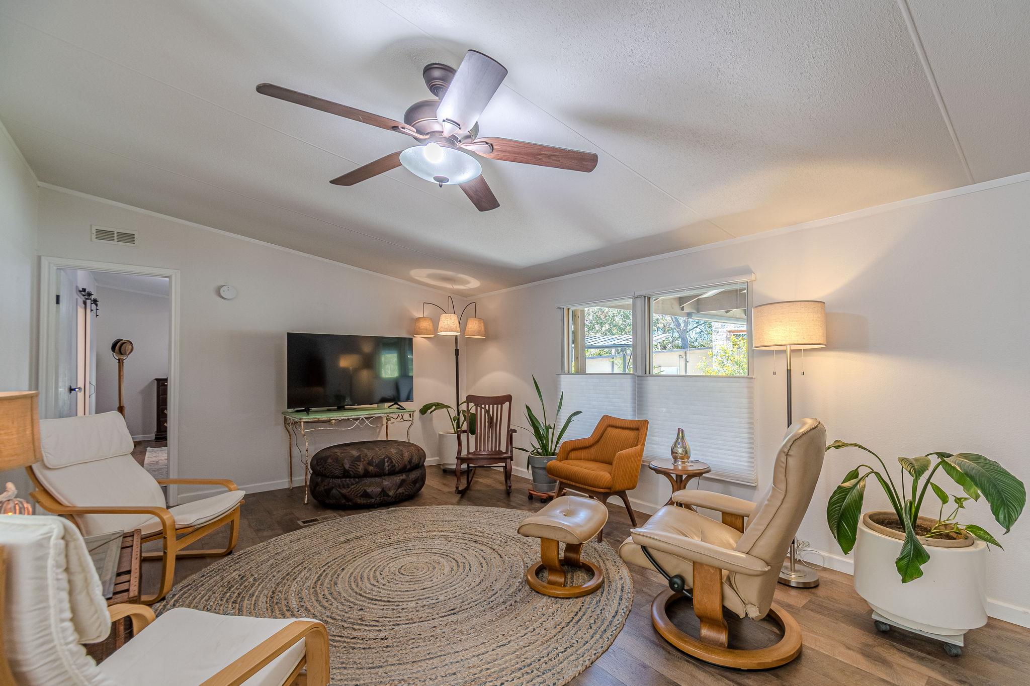 Image 20 of 35 For 384 Placid Cove Dr