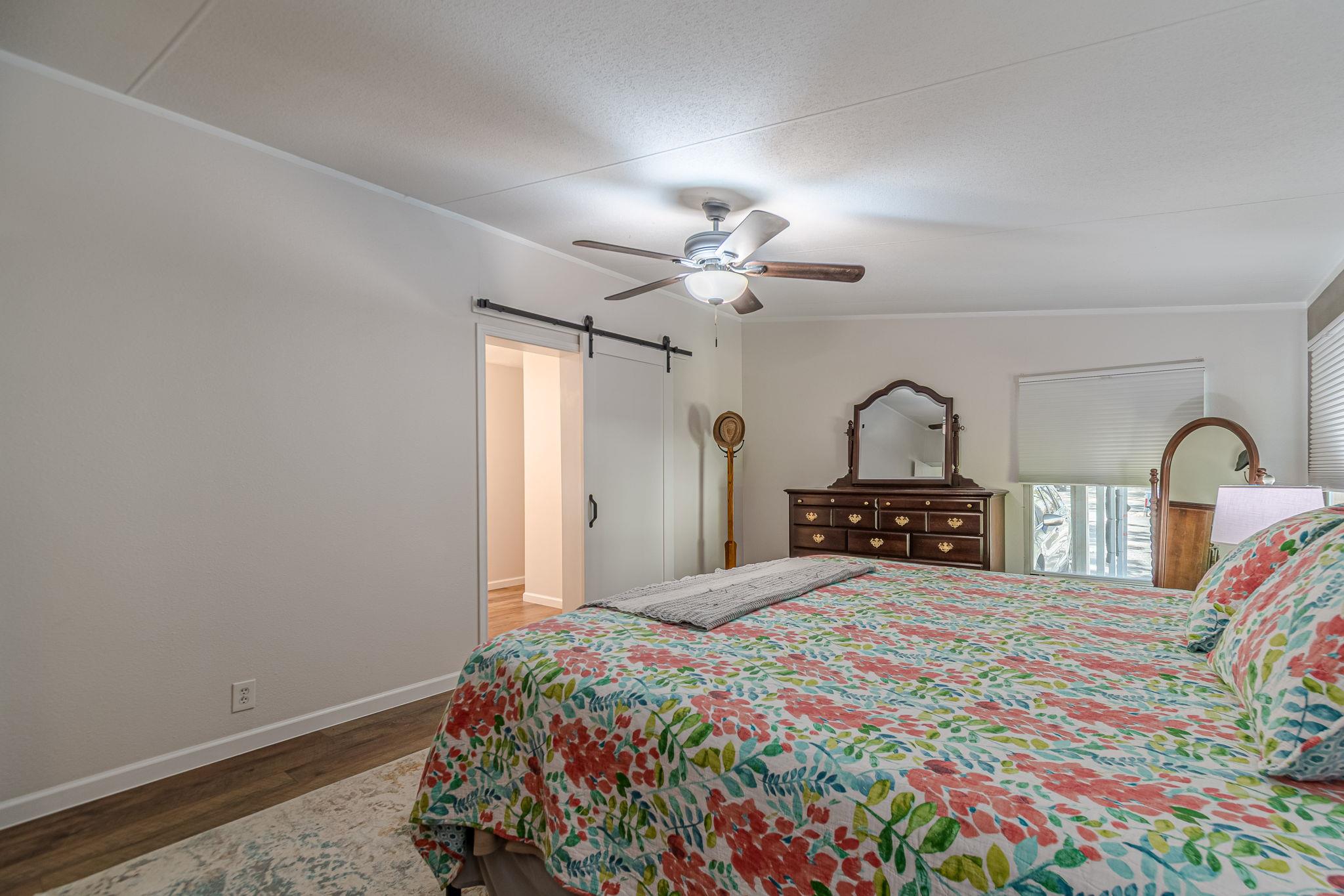 Image 22 of 35 For 384 Placid Cove Dr