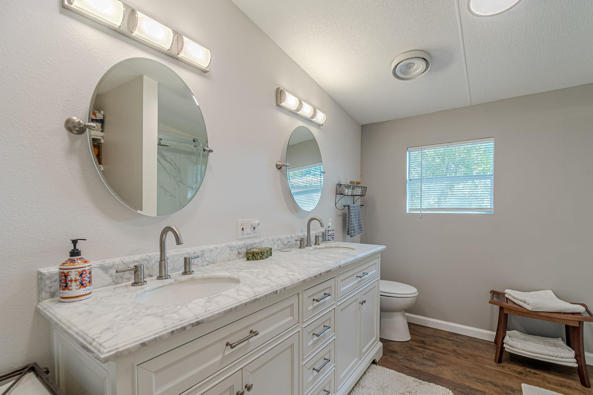 Image 23 of 35 For 384 Placid Cove Dr