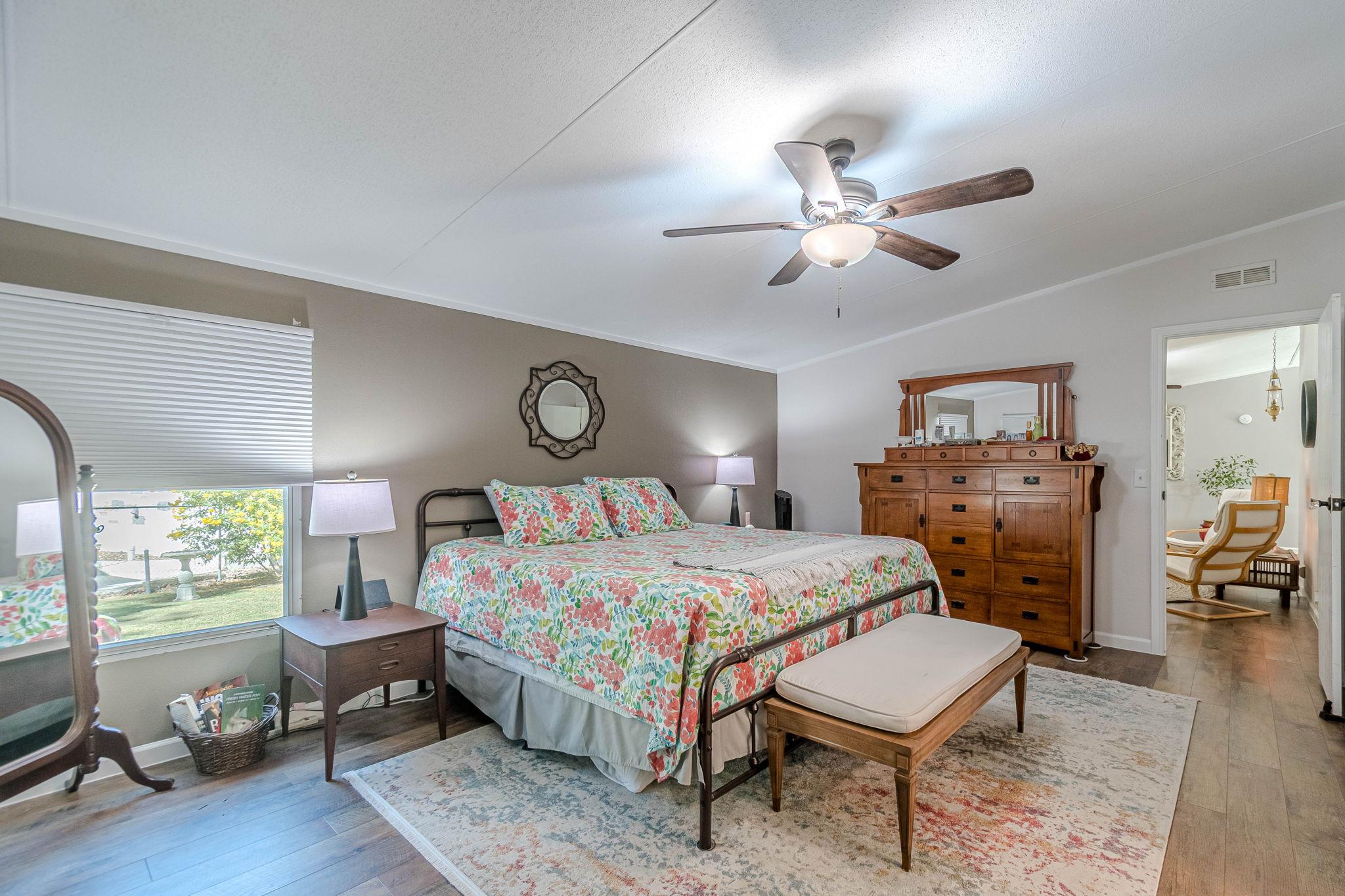 Image 25 of 35 For 384 Placid Cove Dr