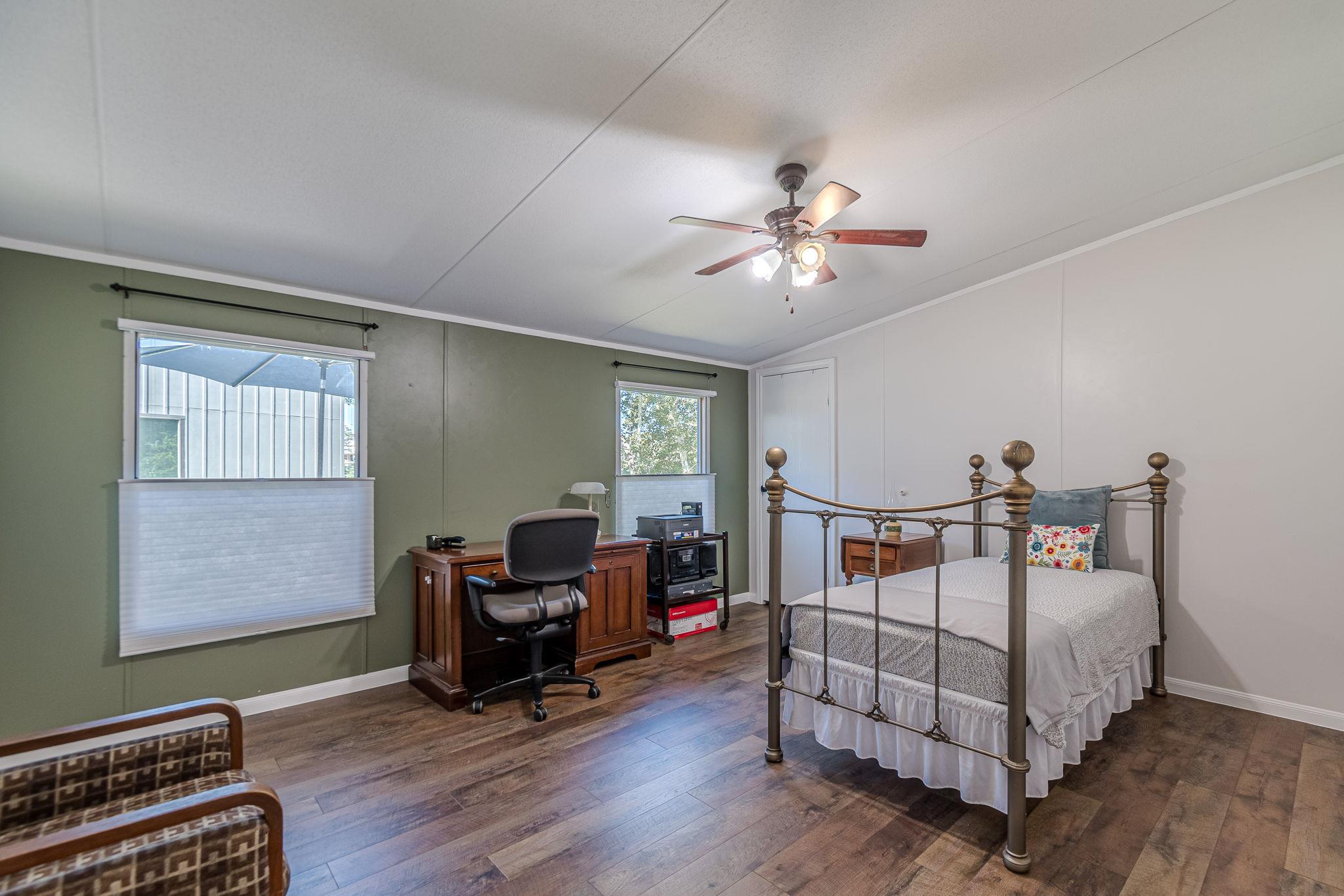 Image 26 of 35 For 384 Placid Cove Dr