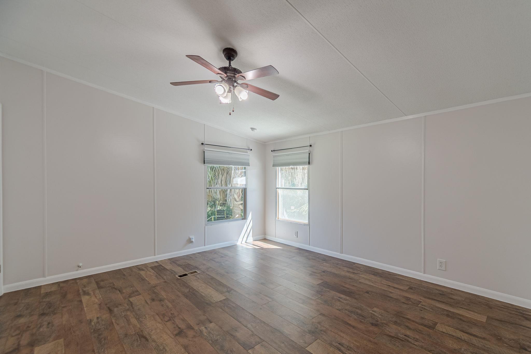 Image 29 of 35 For 384 Placid Cove Dr