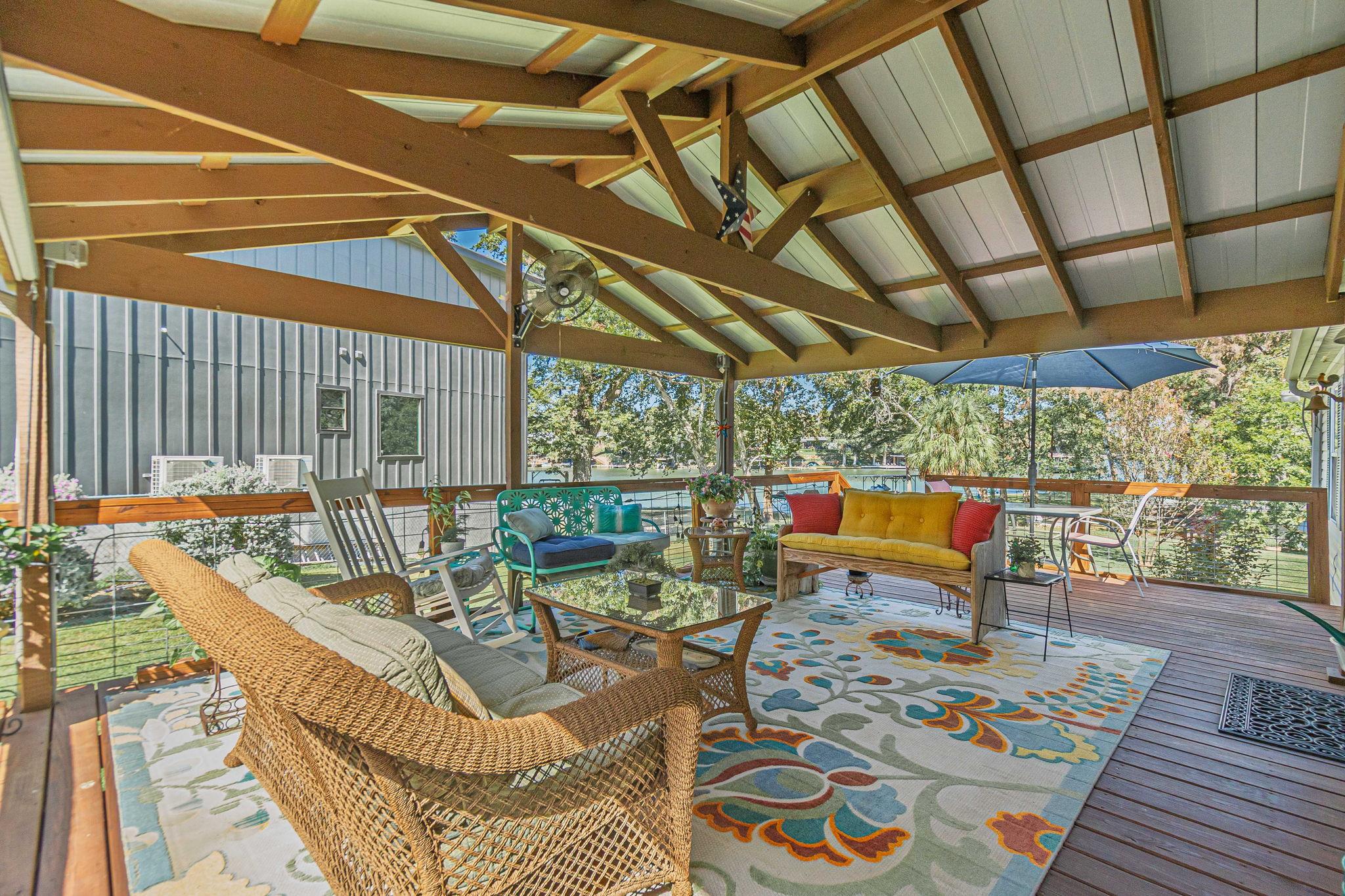 Image 9 of 35 For 384 Placid Cove Dr