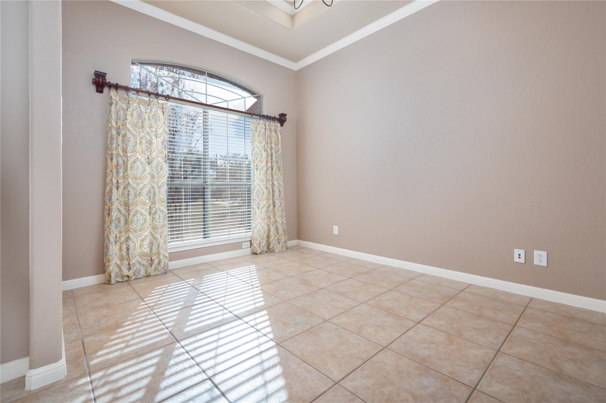 Image 18 of 24 For 455 Rose Blossom Loop