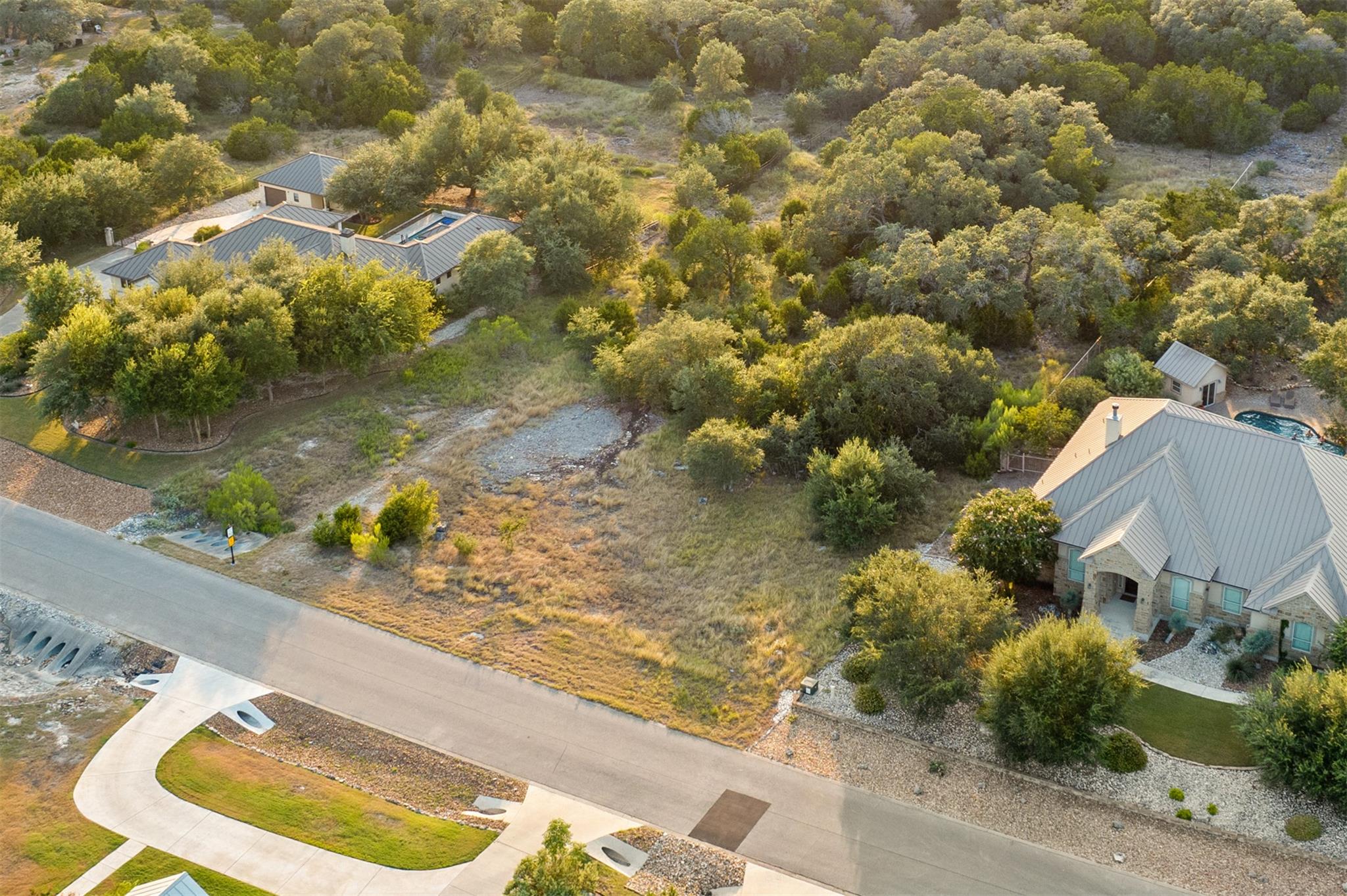 Image 23 of 40 For 322 Lookout Rdg