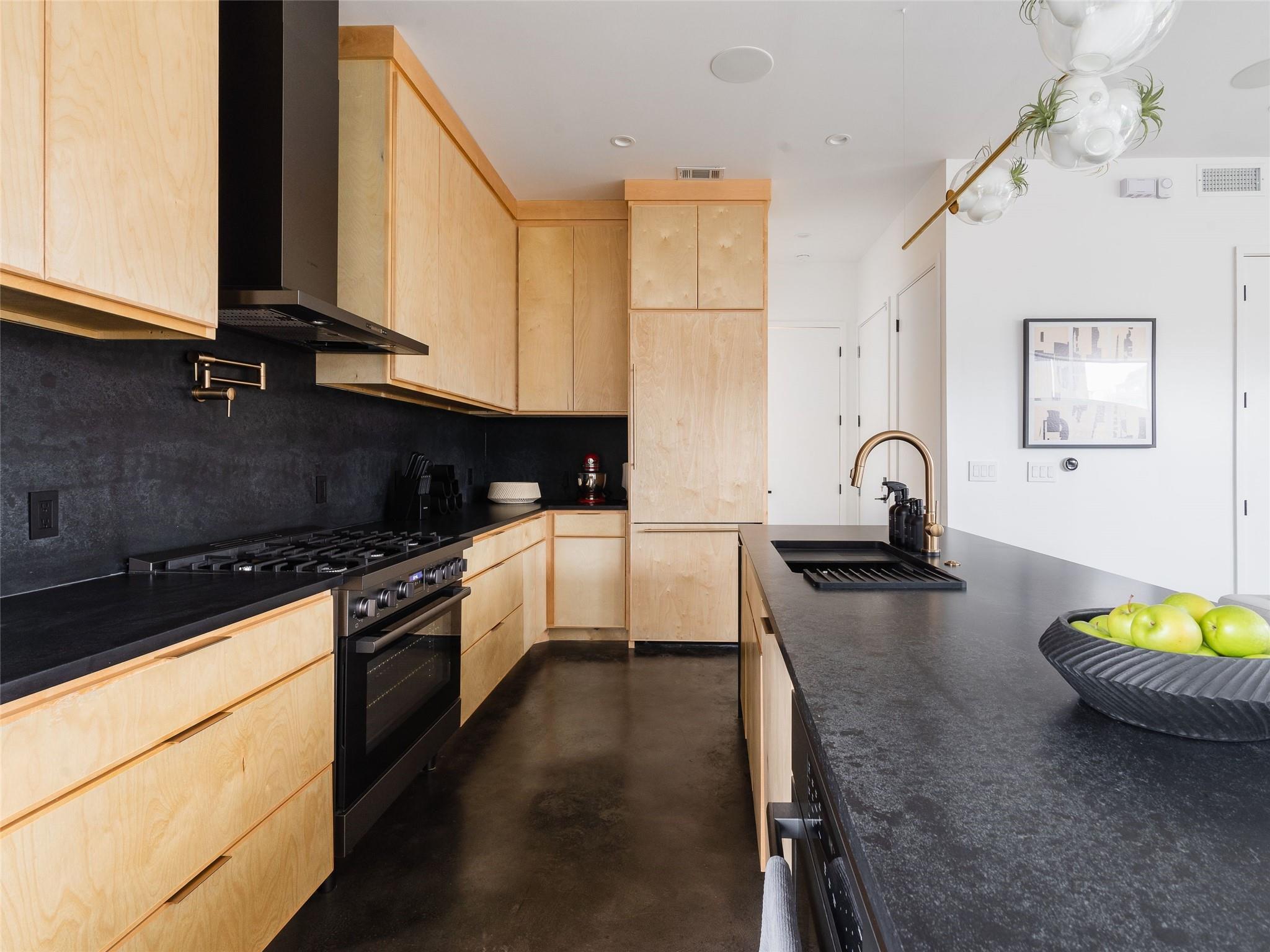 Image 15 of 40 For 1706 Brassie St