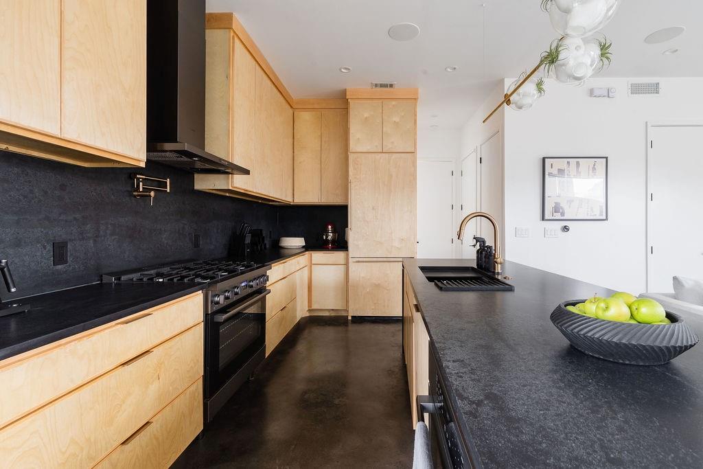 Image 37 of 40 For 1706 Brassie St