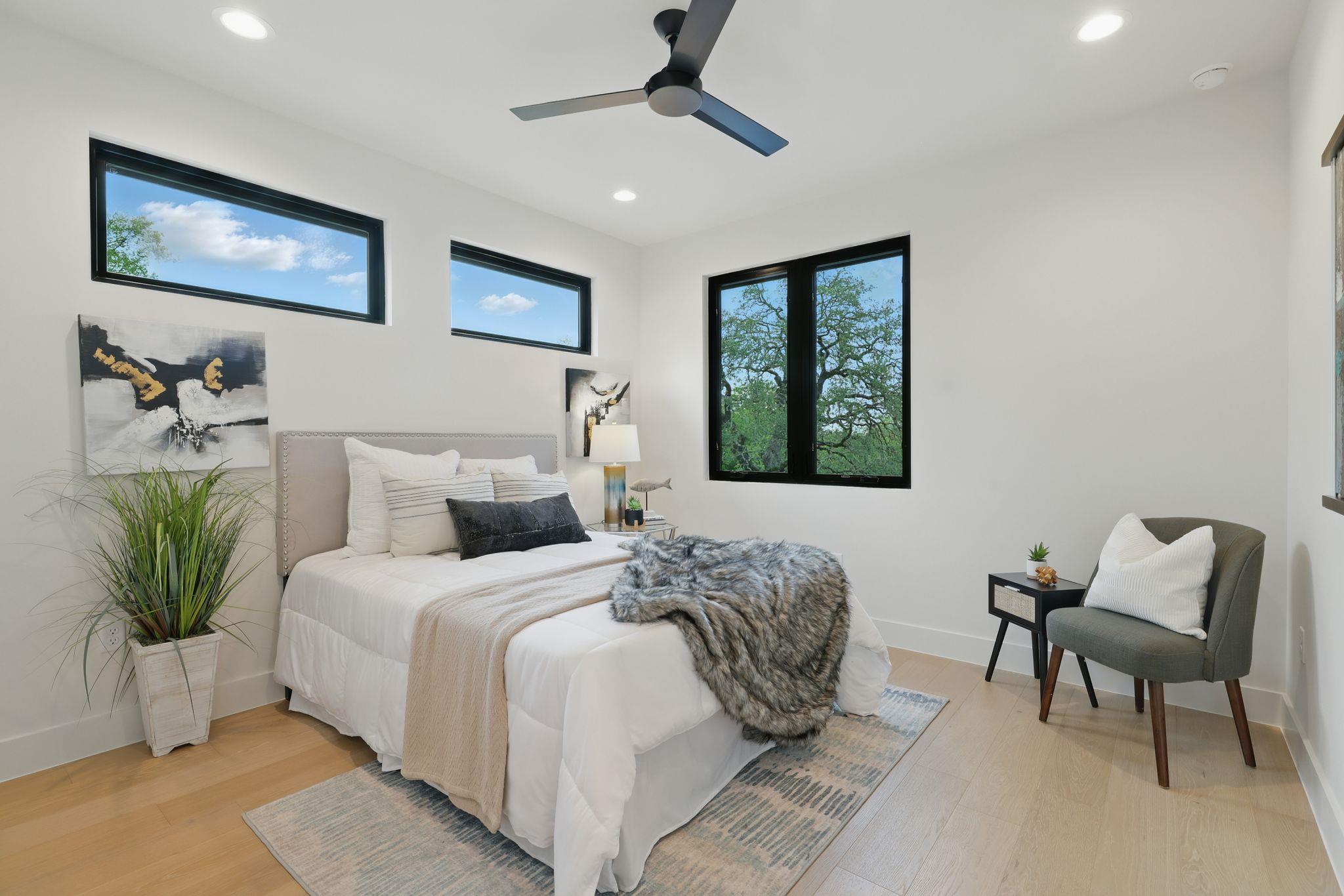 Image 17 of 23 For 2711 Pegram Ave