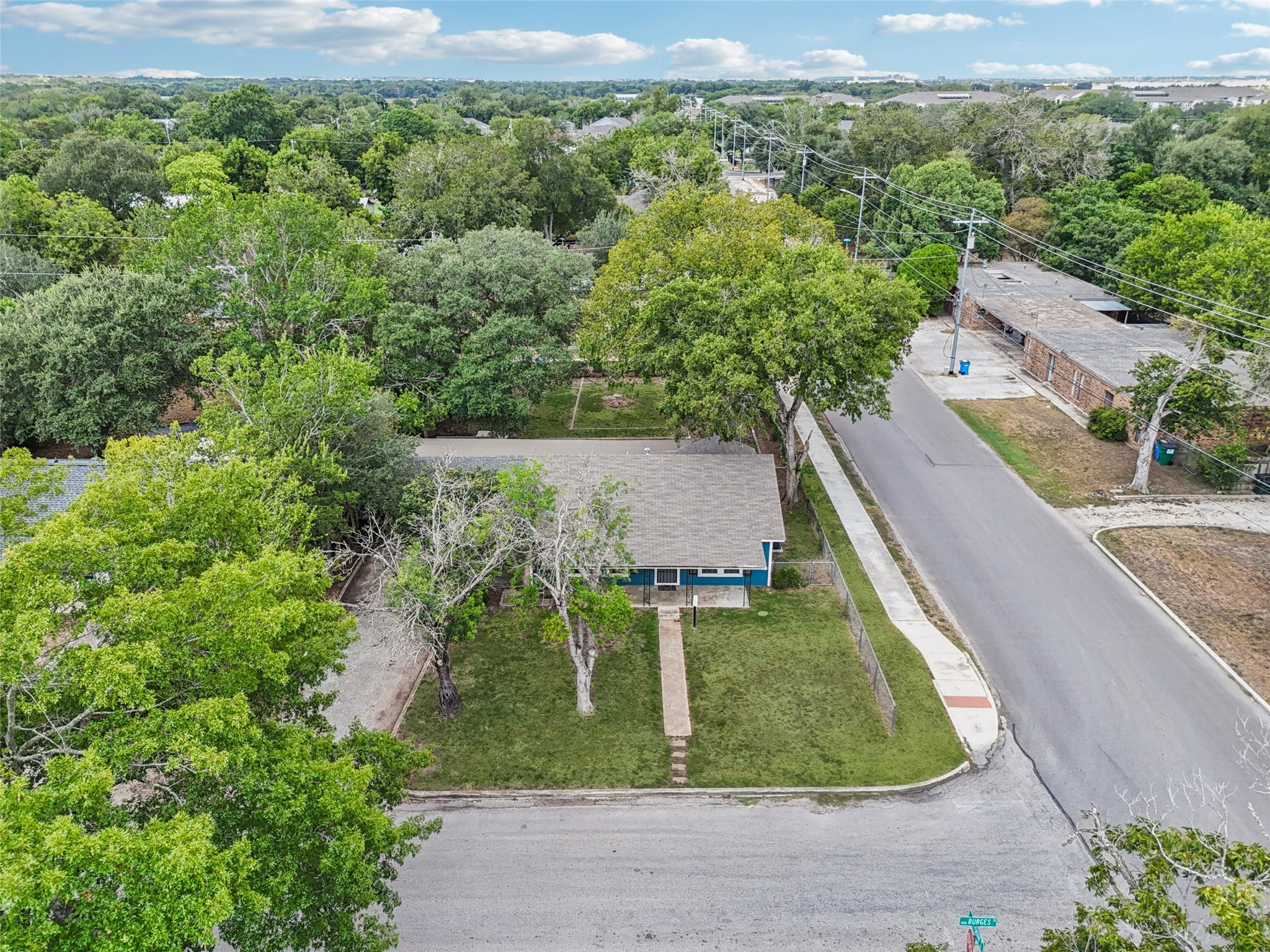 Image 39 of 40 For 402 Burges St