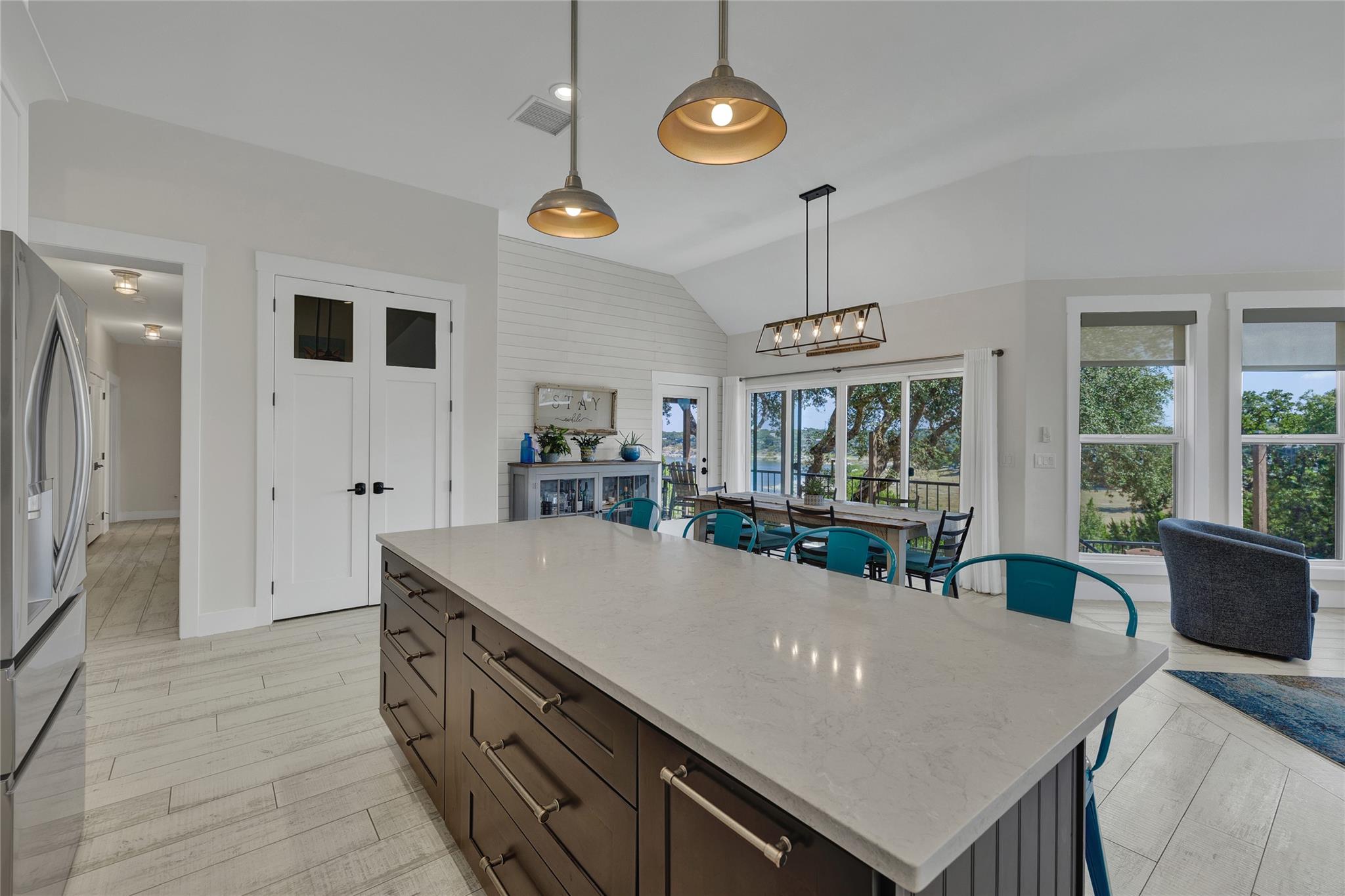 Image 19 of 40 For 1799 Lakeside Dr W