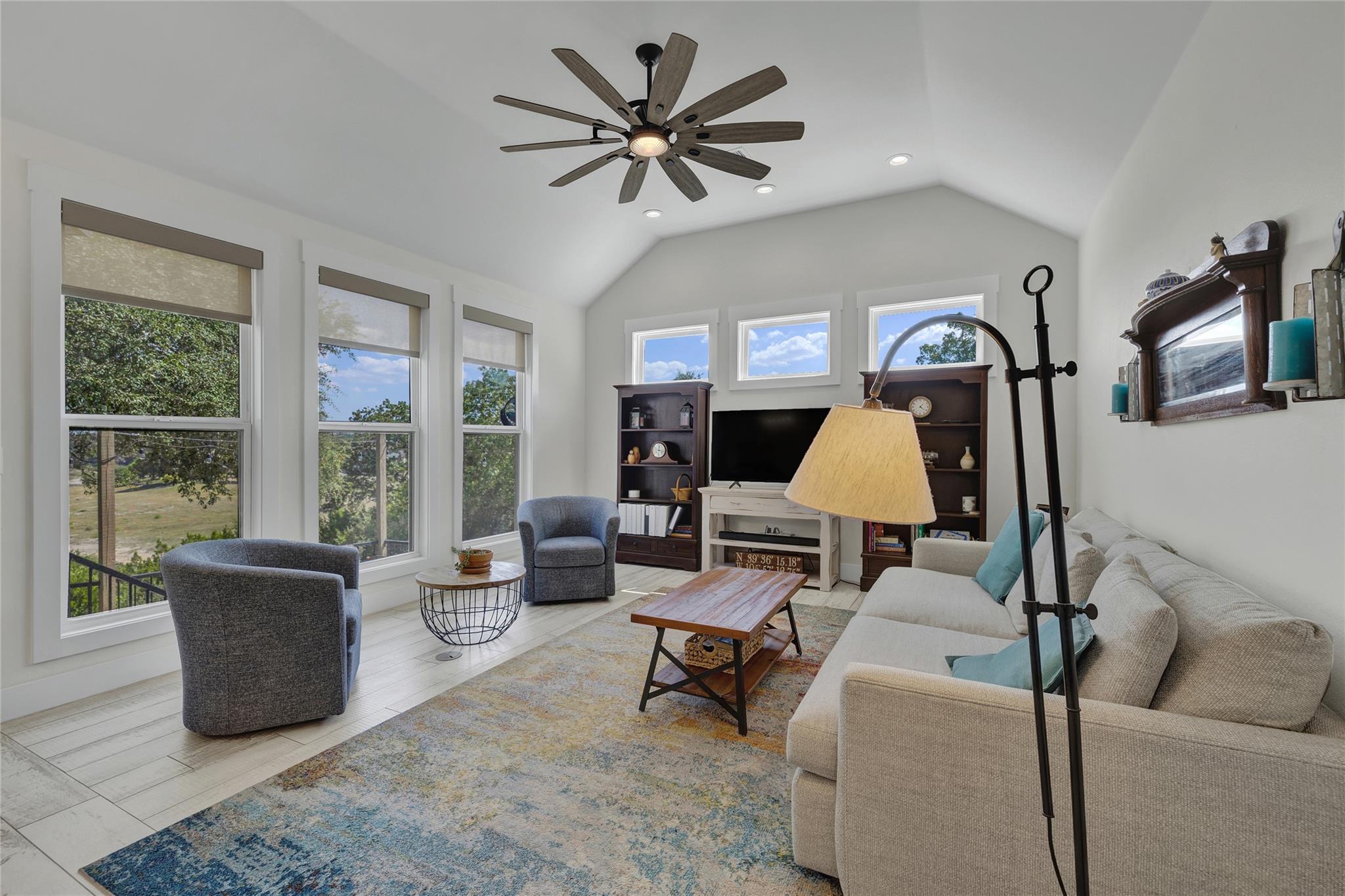 Image 21 of 40 For 1799 Lakeside Dr W