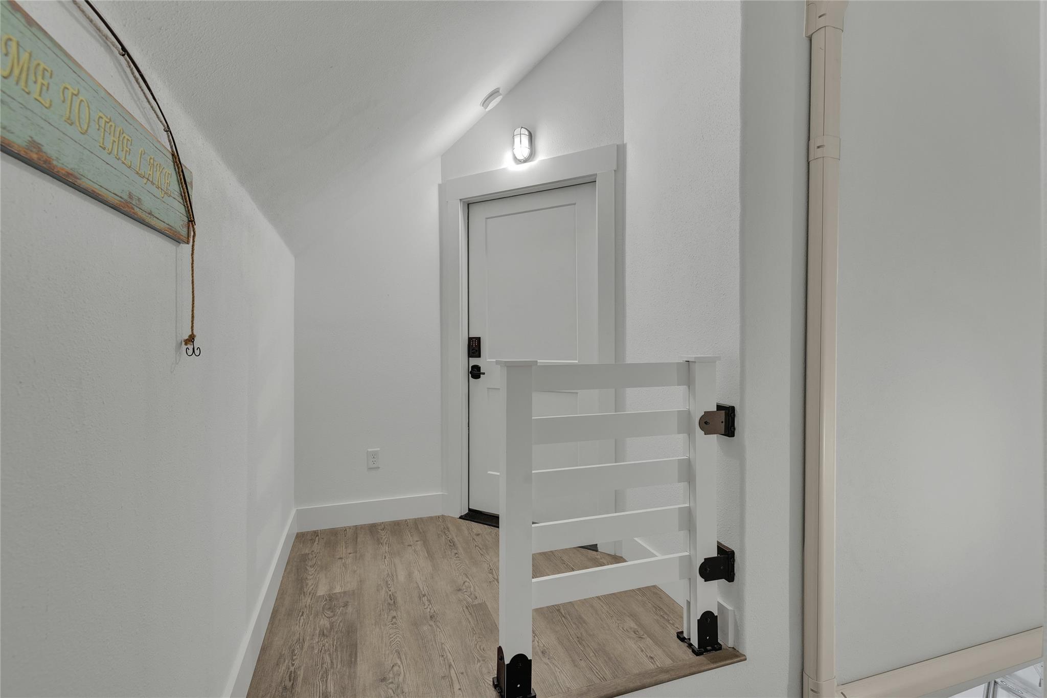 Image 32 of 40 For 1799 Lakeside Dr W