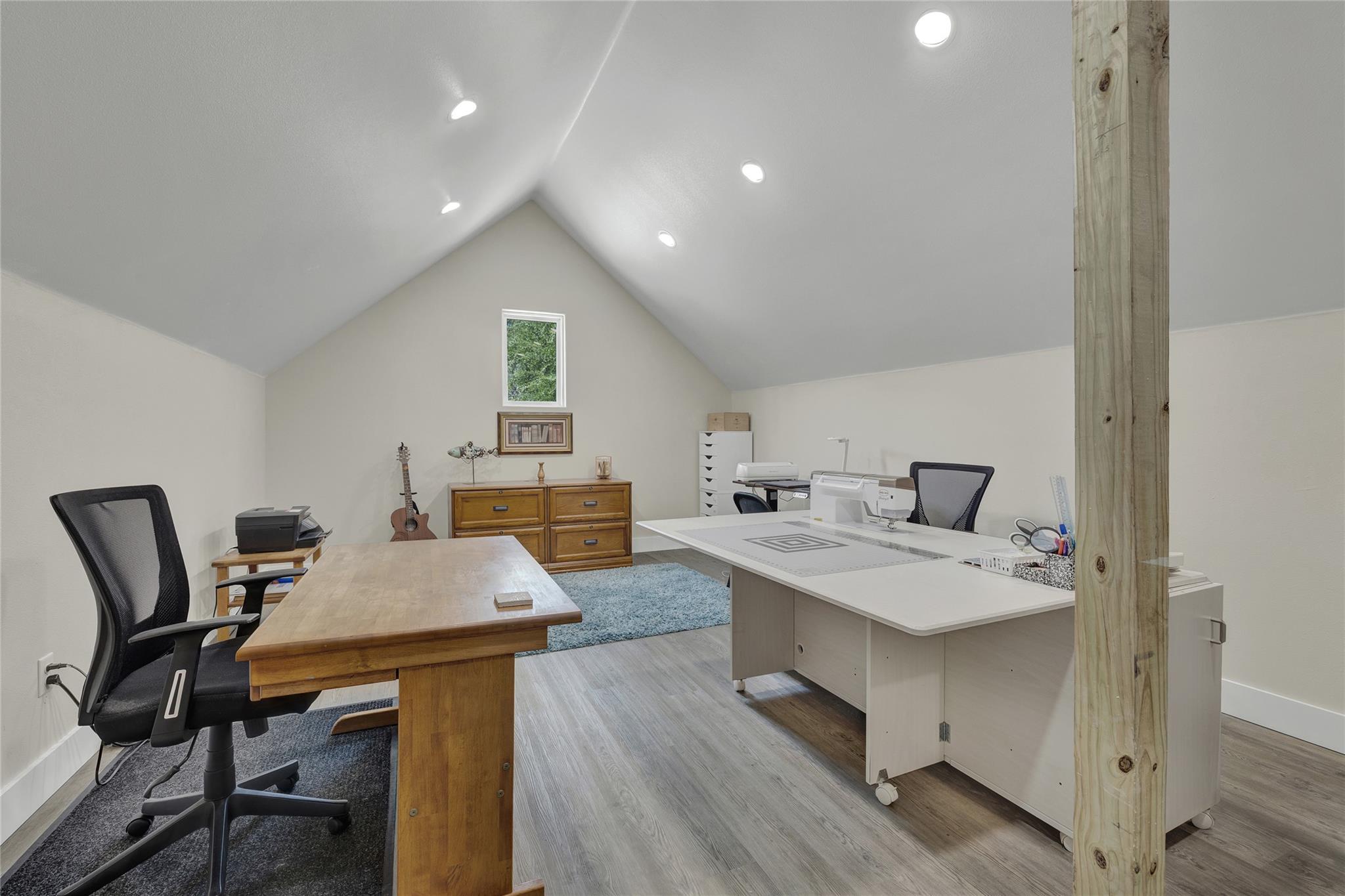 Image 33 of 40 For 1799 Lakeside Dr W