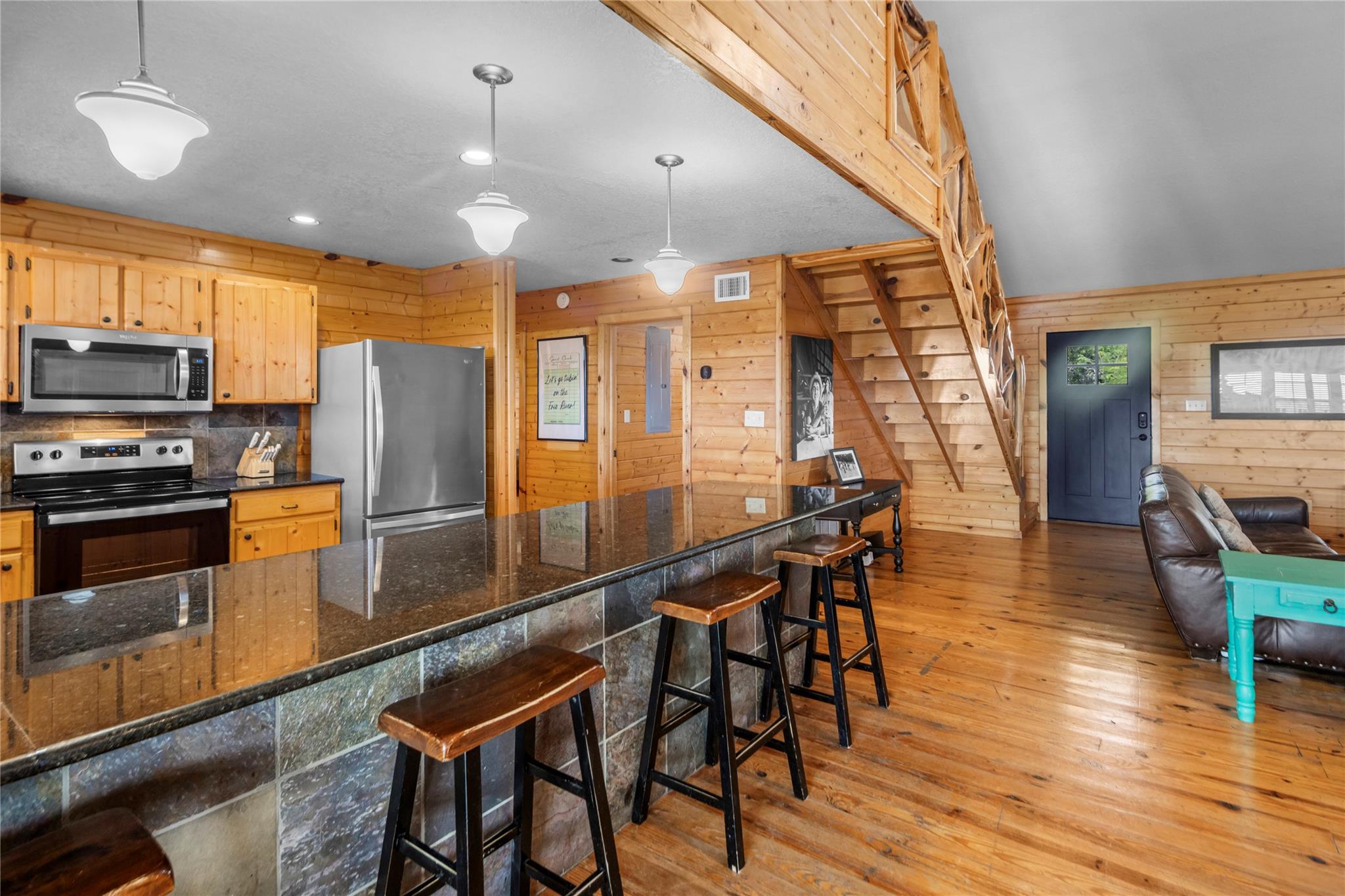 Image 10 of 33 For 360 Bluebonnet Rd