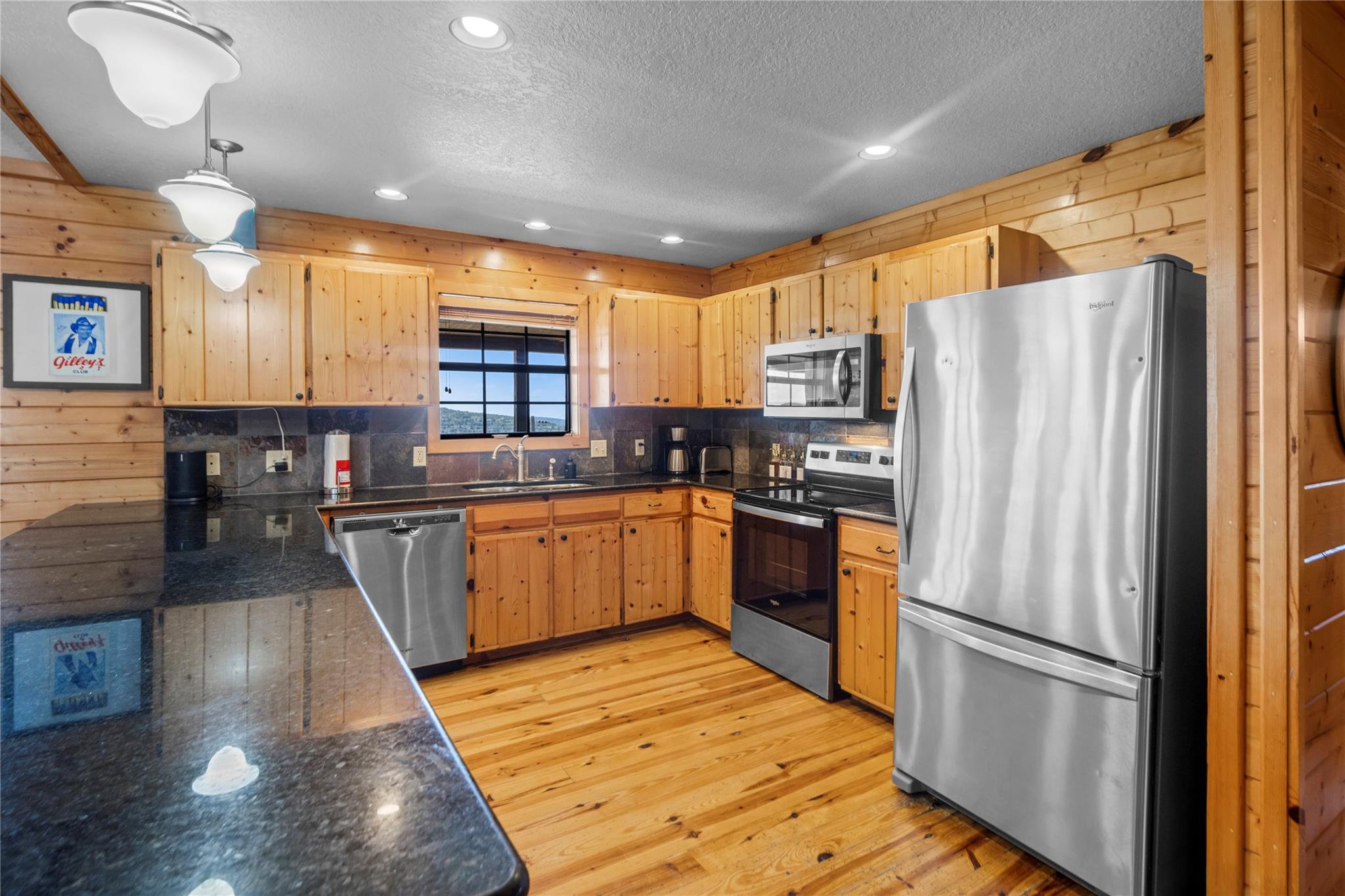 Image 11 of 33 For 360 Bluebonnet Rd