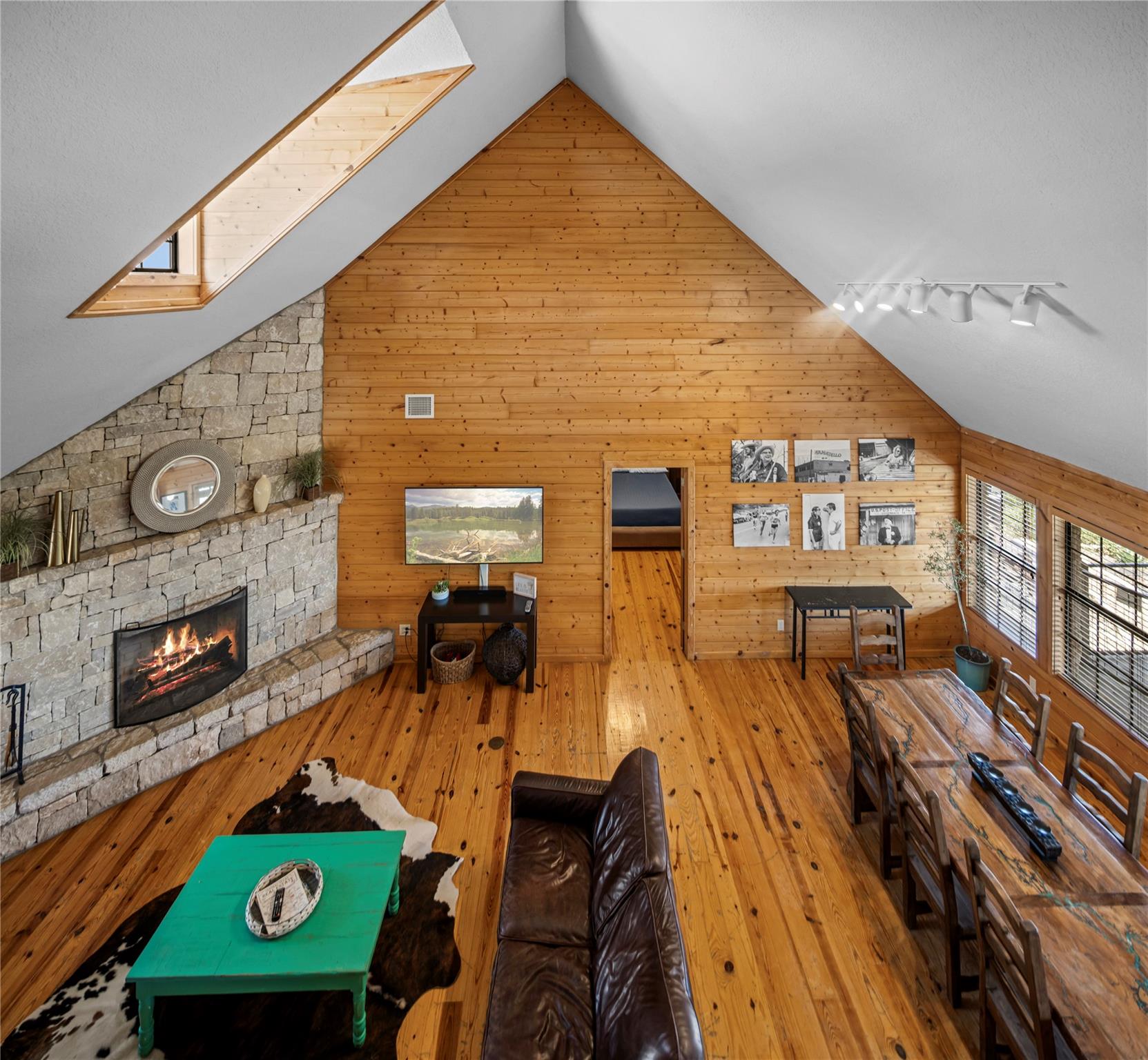 Image 19 of 33 For 360 Bluebonnet Rd