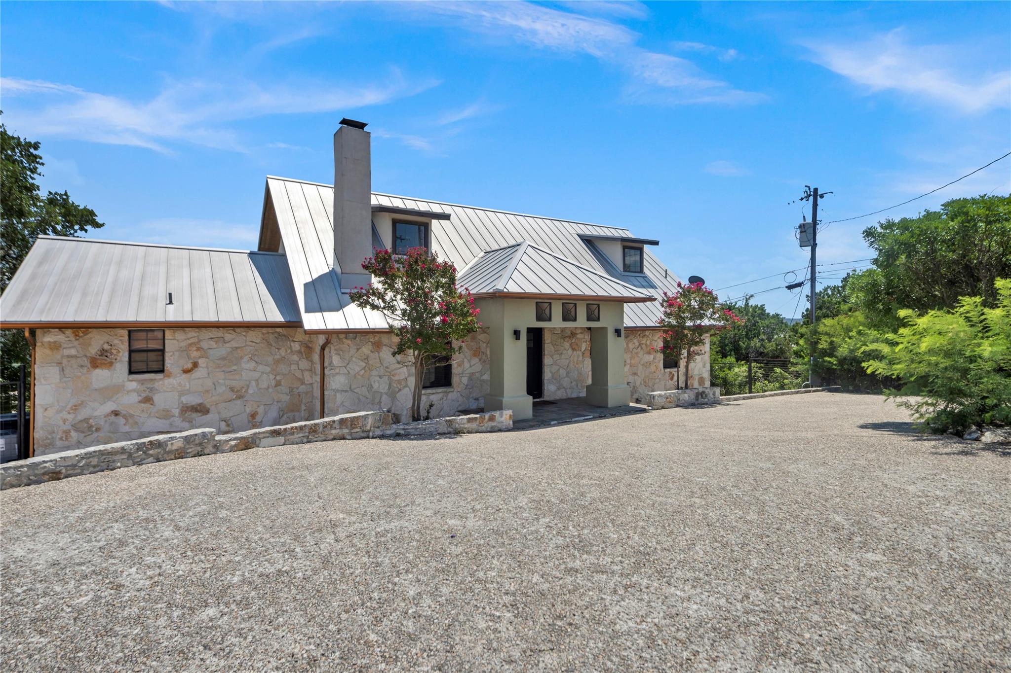 Image 22 of 33 For 360 Bluebonnet Rd