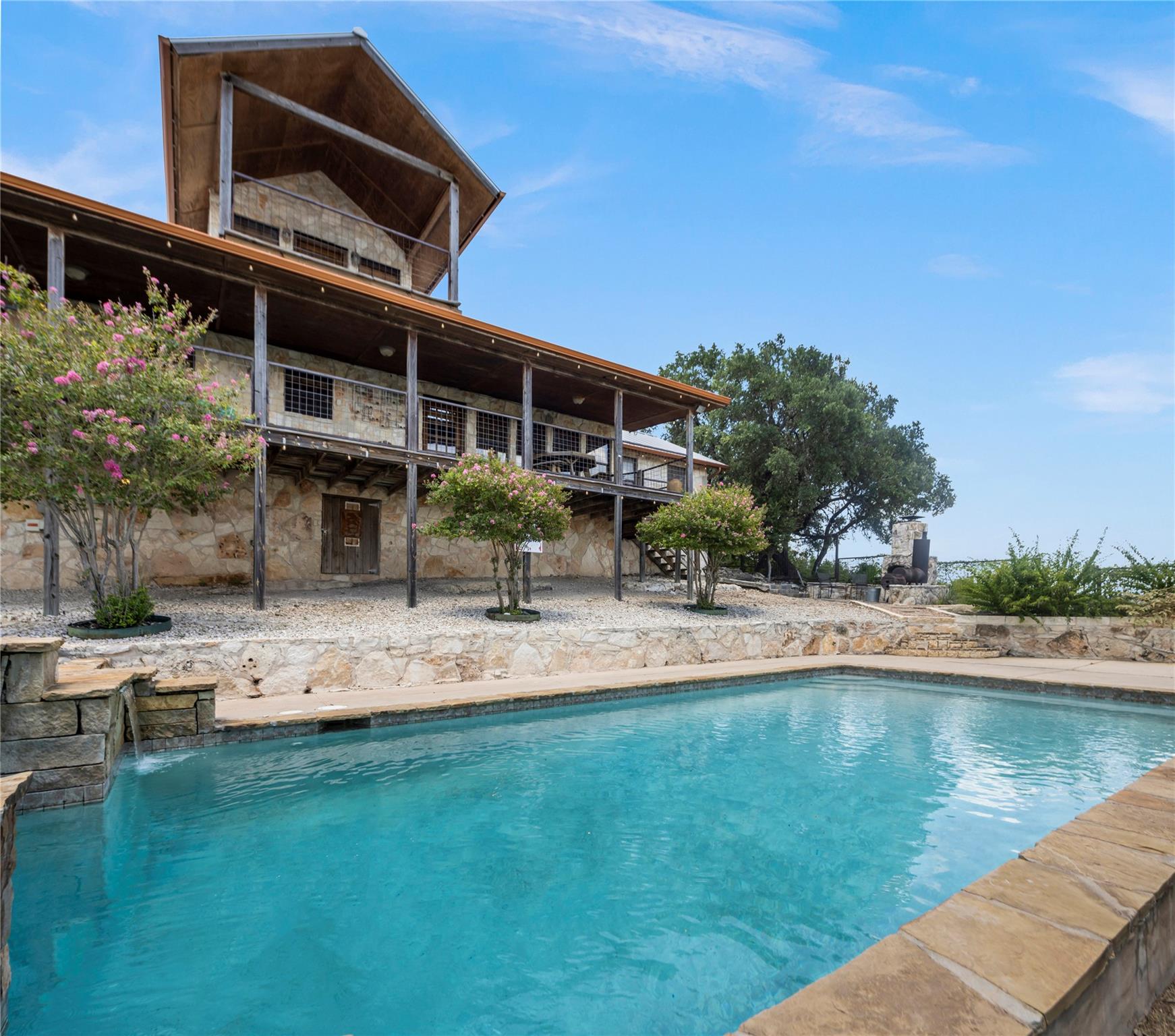 Image 28 of 33 For 360 Bluebonnet Rd