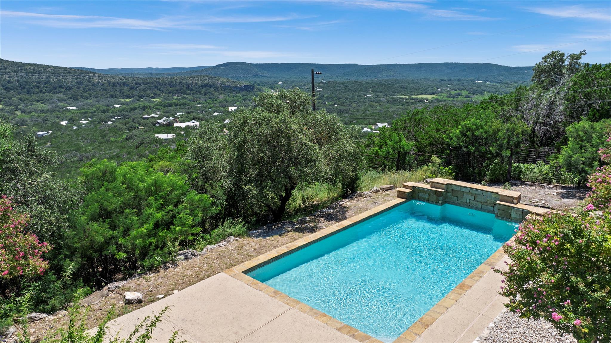 Image 29 of 33 For 360 Bluebonnet Rd