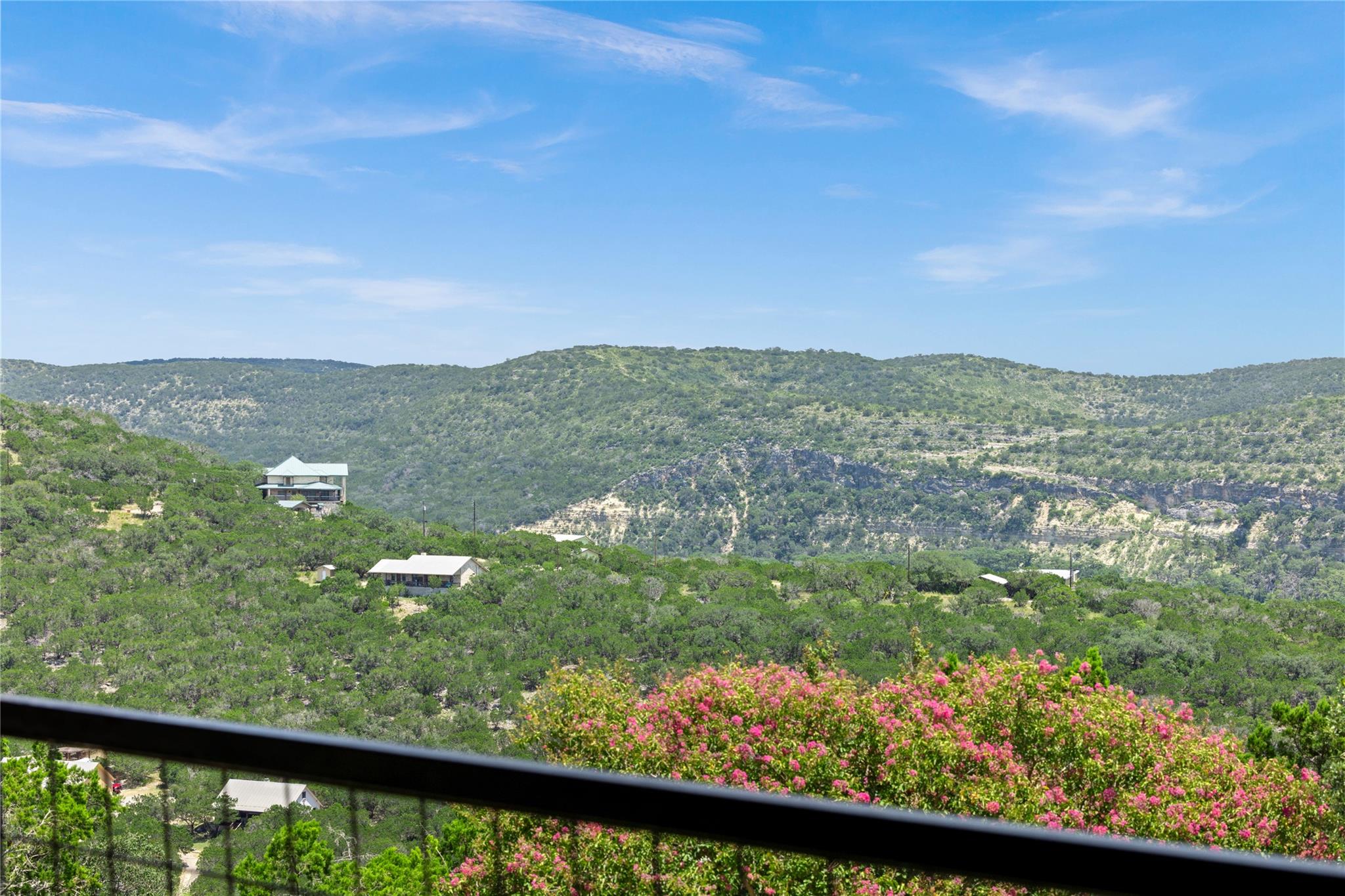 Image 4 of 33 For 360 Bluebonnet Rd