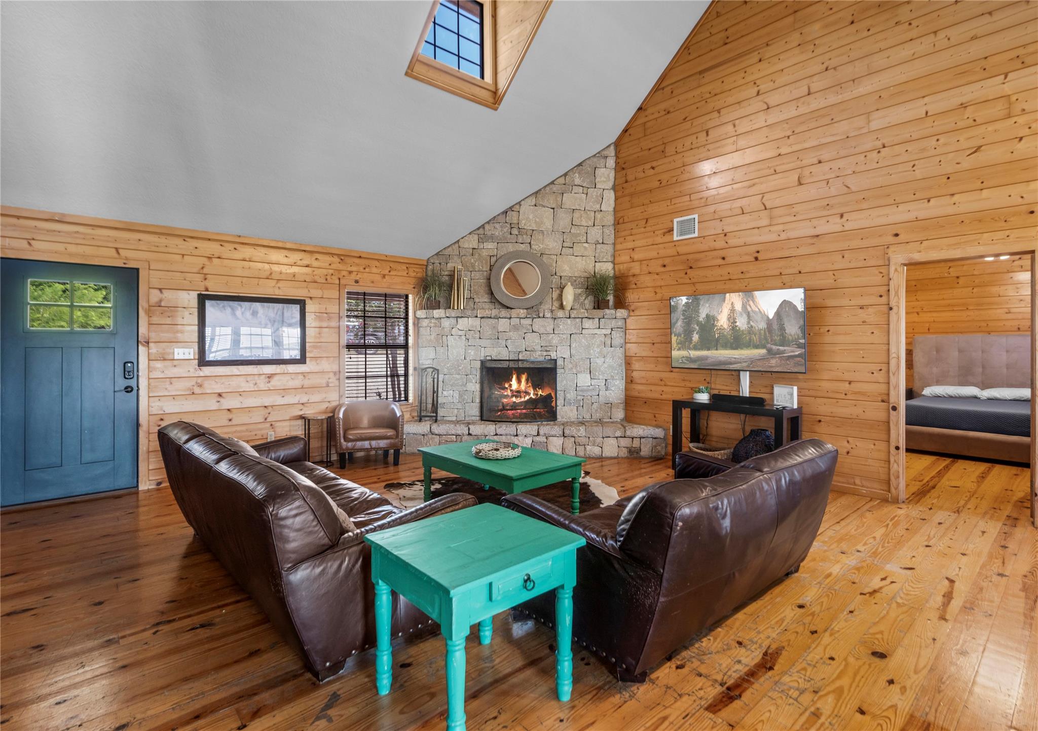 Image 6 of 33 For 360 Bluebonnet Rd