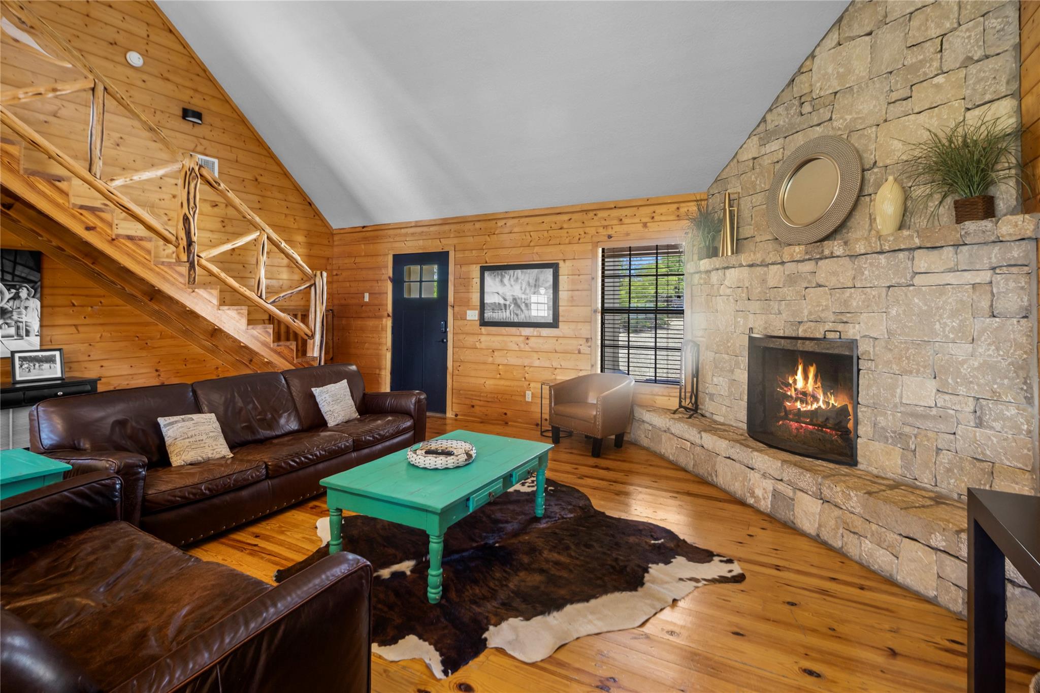 Image 8 of 33 For 360 Bluebonnet Rd