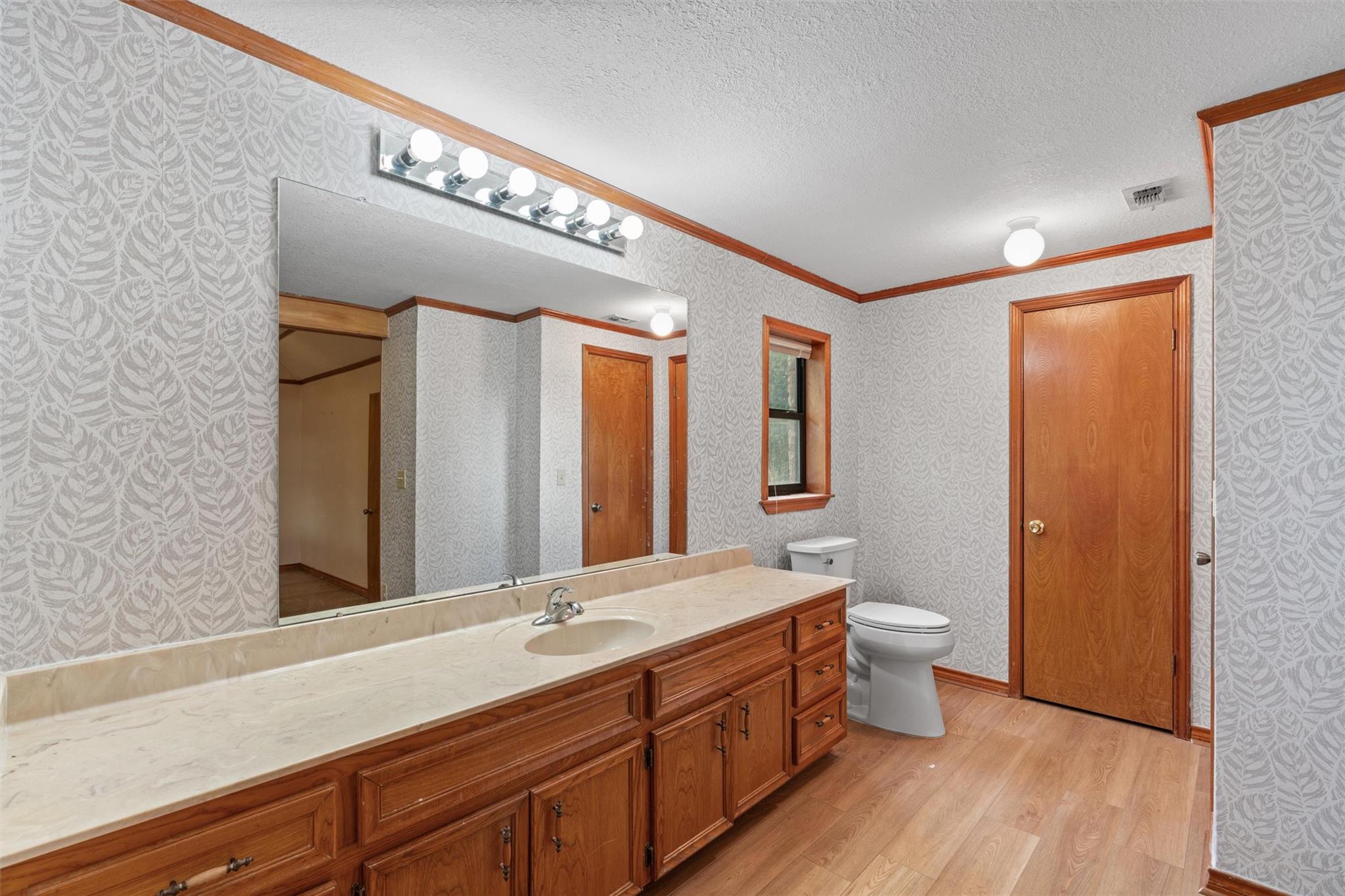 Image 16 of 27 For 400 County Road 440 Rds