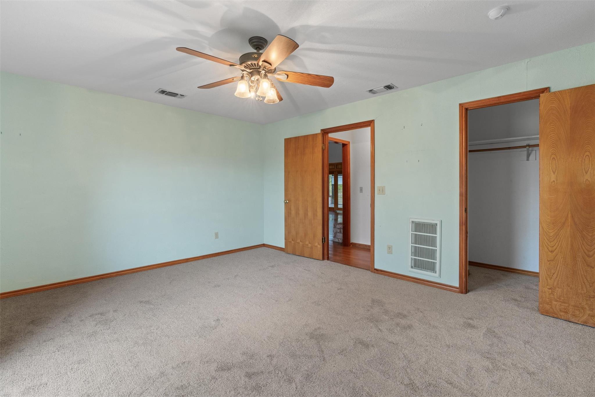 Image 18 of 27 For 400 County Road 440 Rds