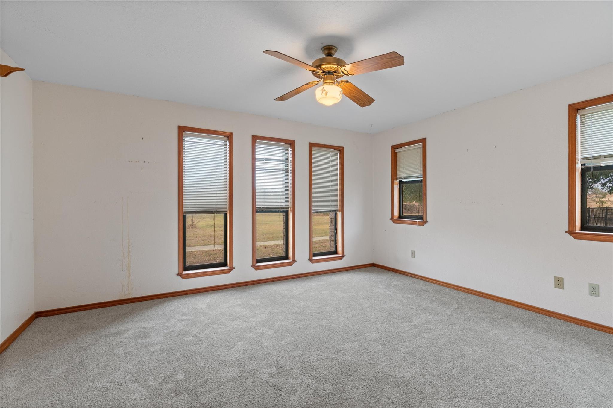 Image 20 of 27 For 400 County Road 440 Rds