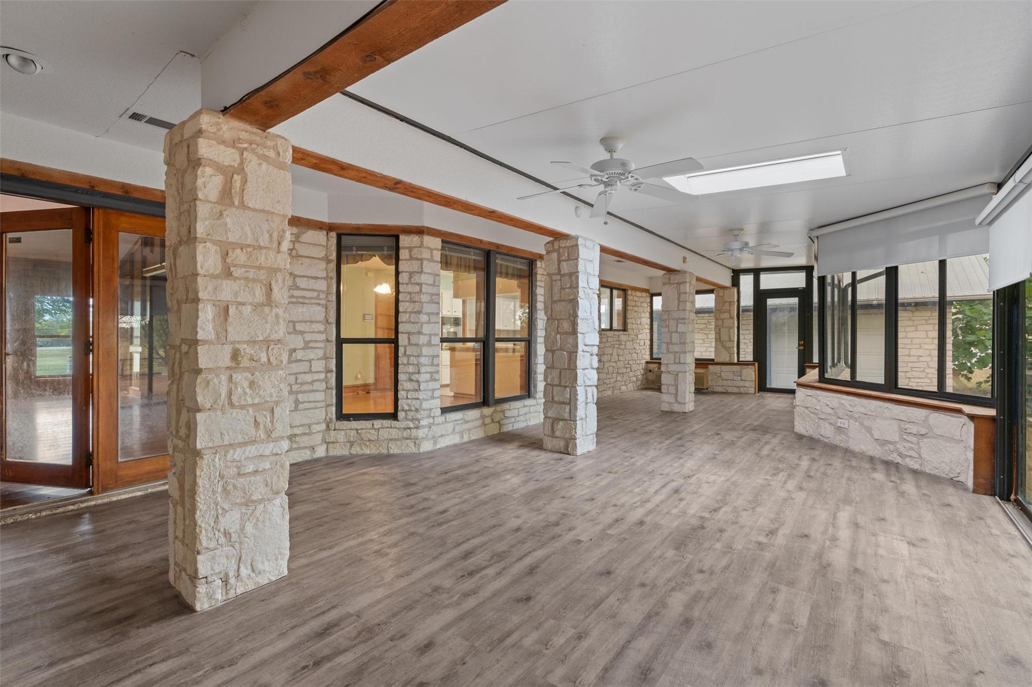 Image 23 of 27 For 400 County Road 440 Rds